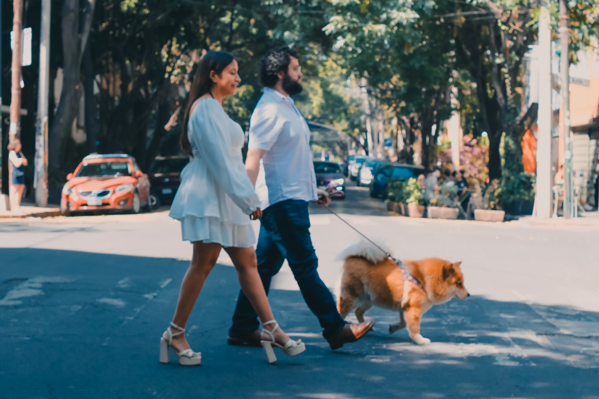 Sesión Save the Date en La Roma: Dany & Rui capturan su amor en el corazón de CDMX. Wedding and family photographer in Mexico City