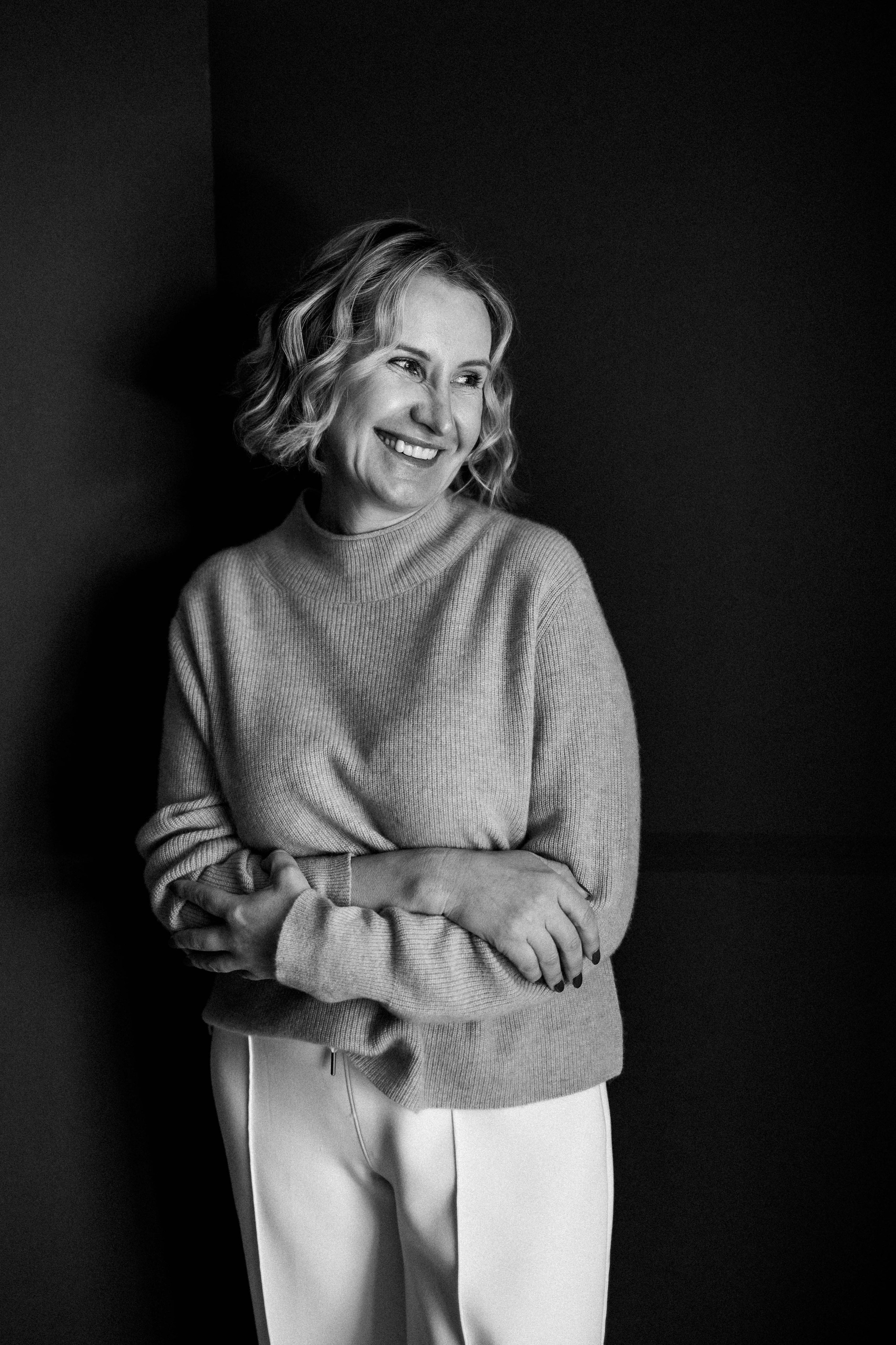 D. Rawnoir- Portrait photography by Daria Paliy.Timeless black&white portraits of women in NYC area