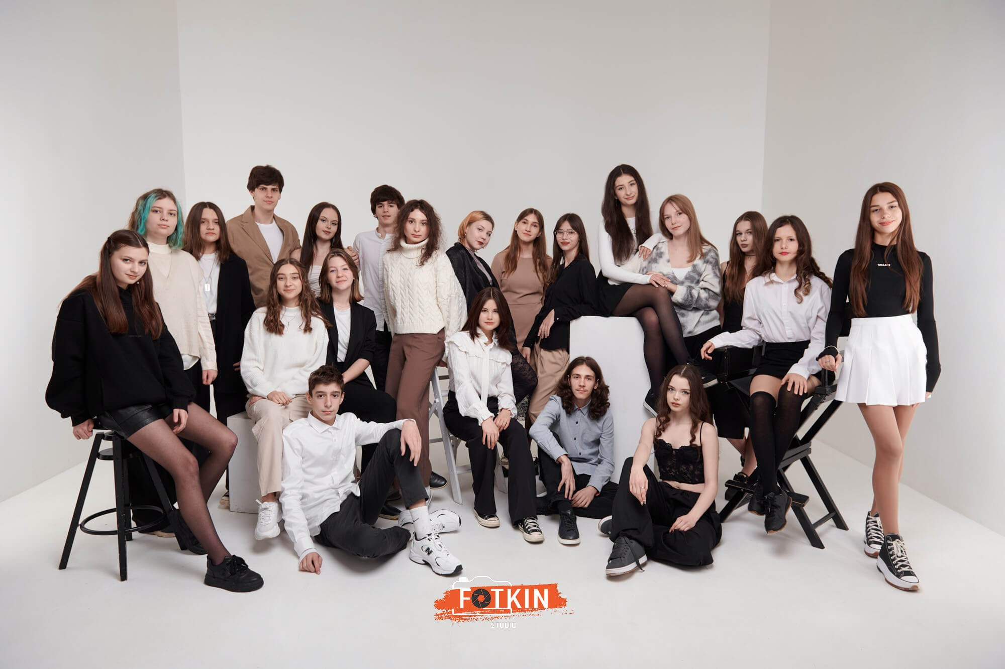 Випускний альбом для 9 та 11 класу замовити в Києві. Випускні альбоми фотокниги Київ та Дніпро