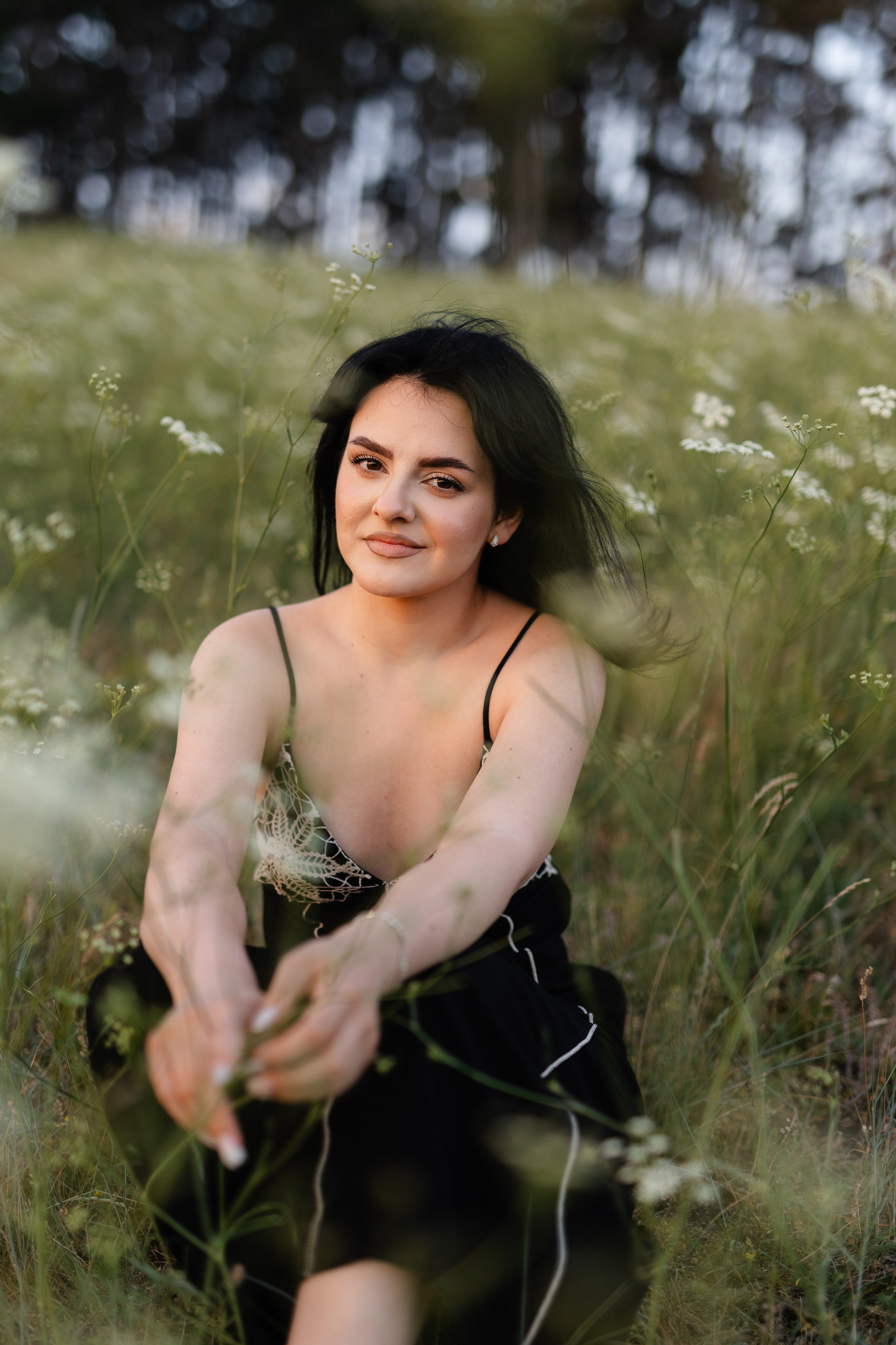 Laura — Portrait. Main