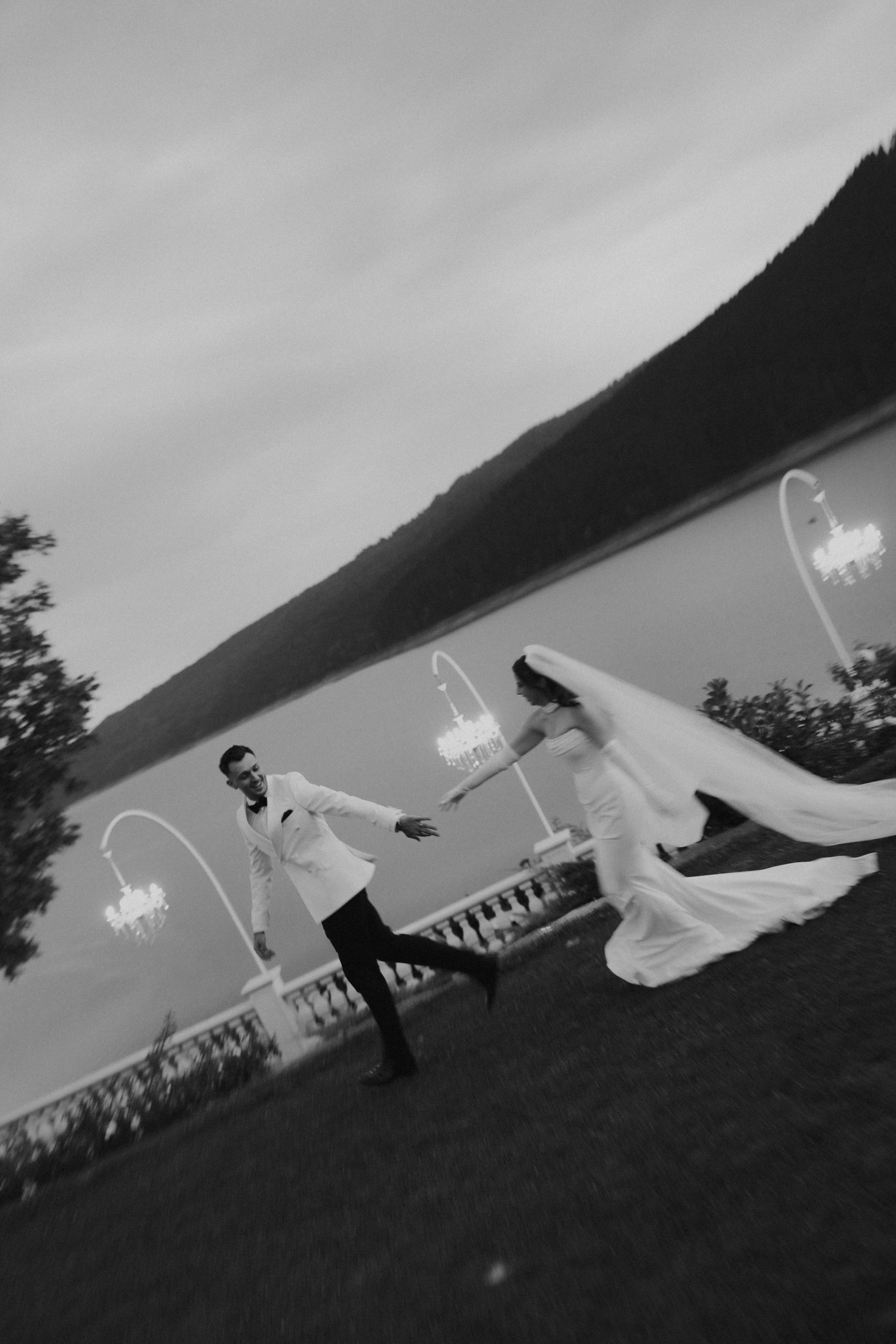 Alex&Denisa after wedding. Wedding Photographer Rares Patriche | Romania