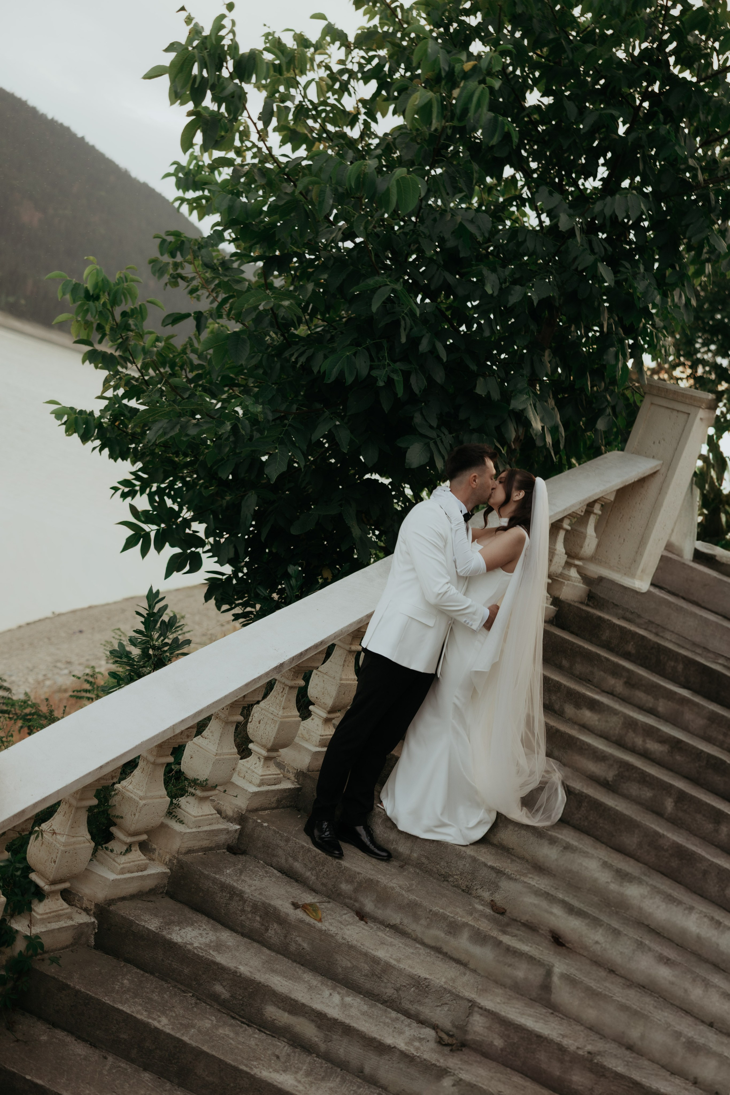 Alex&Denisa after wedding. Wedding Photographer Rares Patriche | Romania