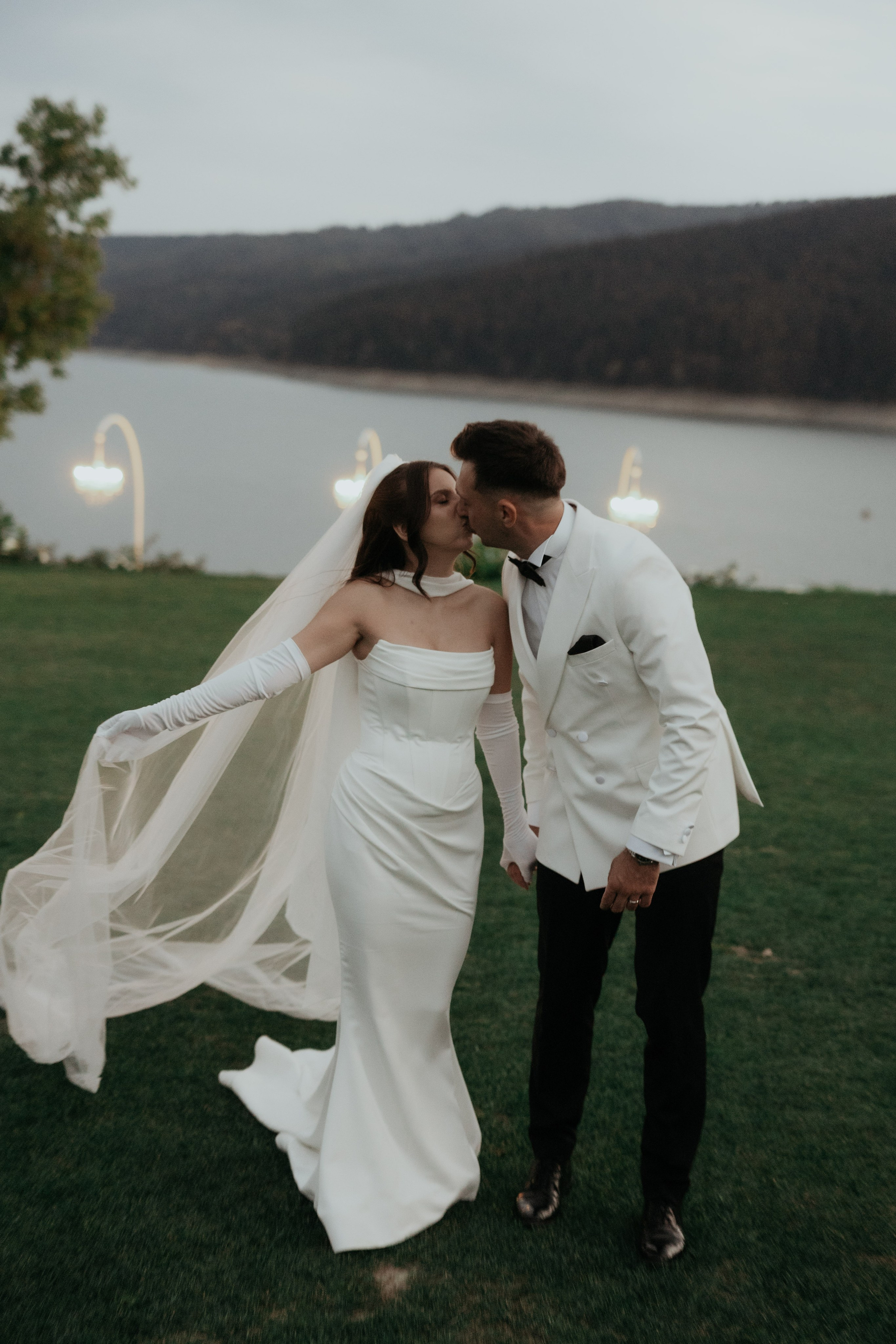 Alex&Denisa after wedding. Wedding Photographer Rares Patriche | Romania