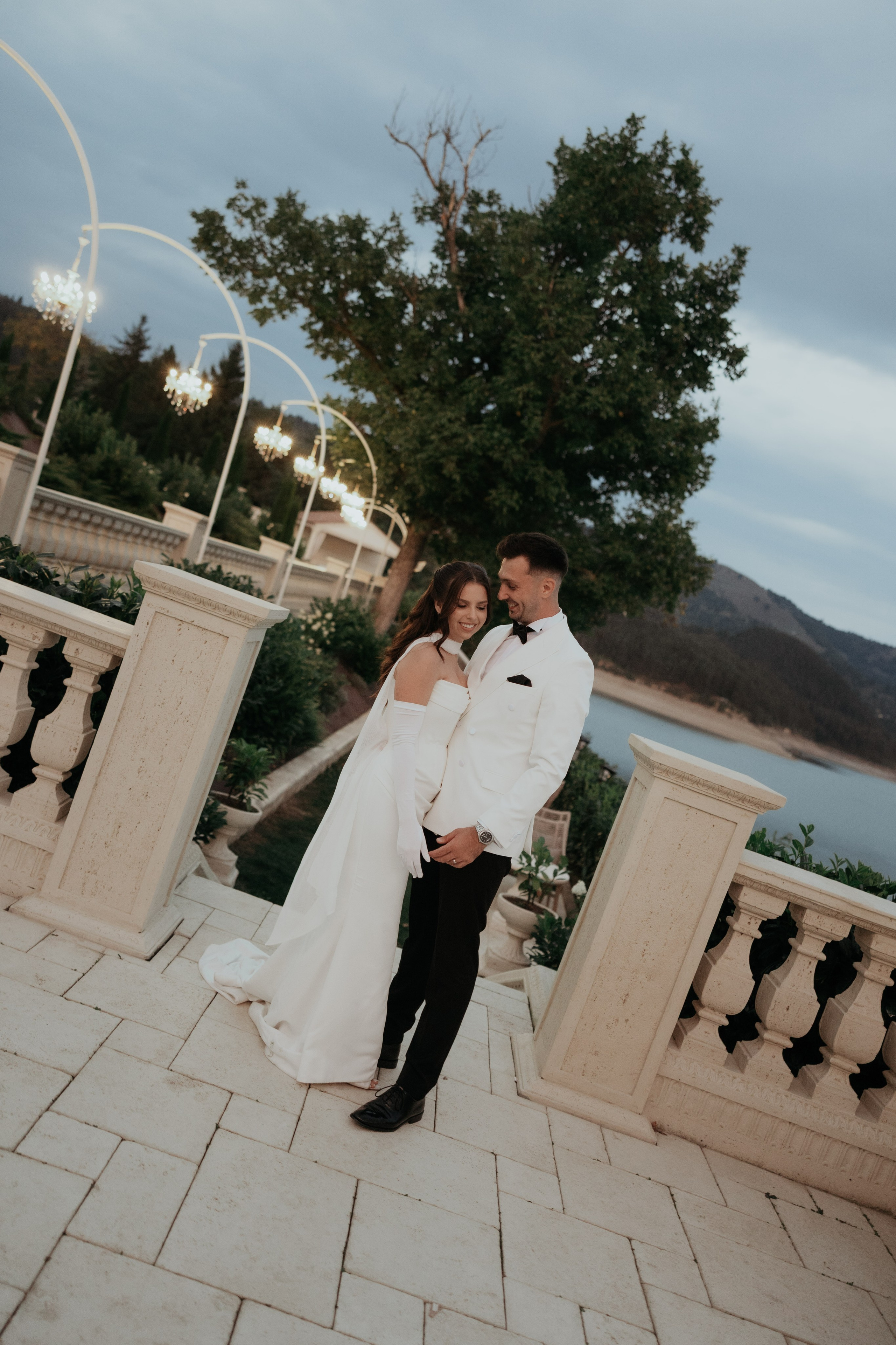 Alex&Denisa after wedding. Wedding Photographer Rares Patriche | Romania