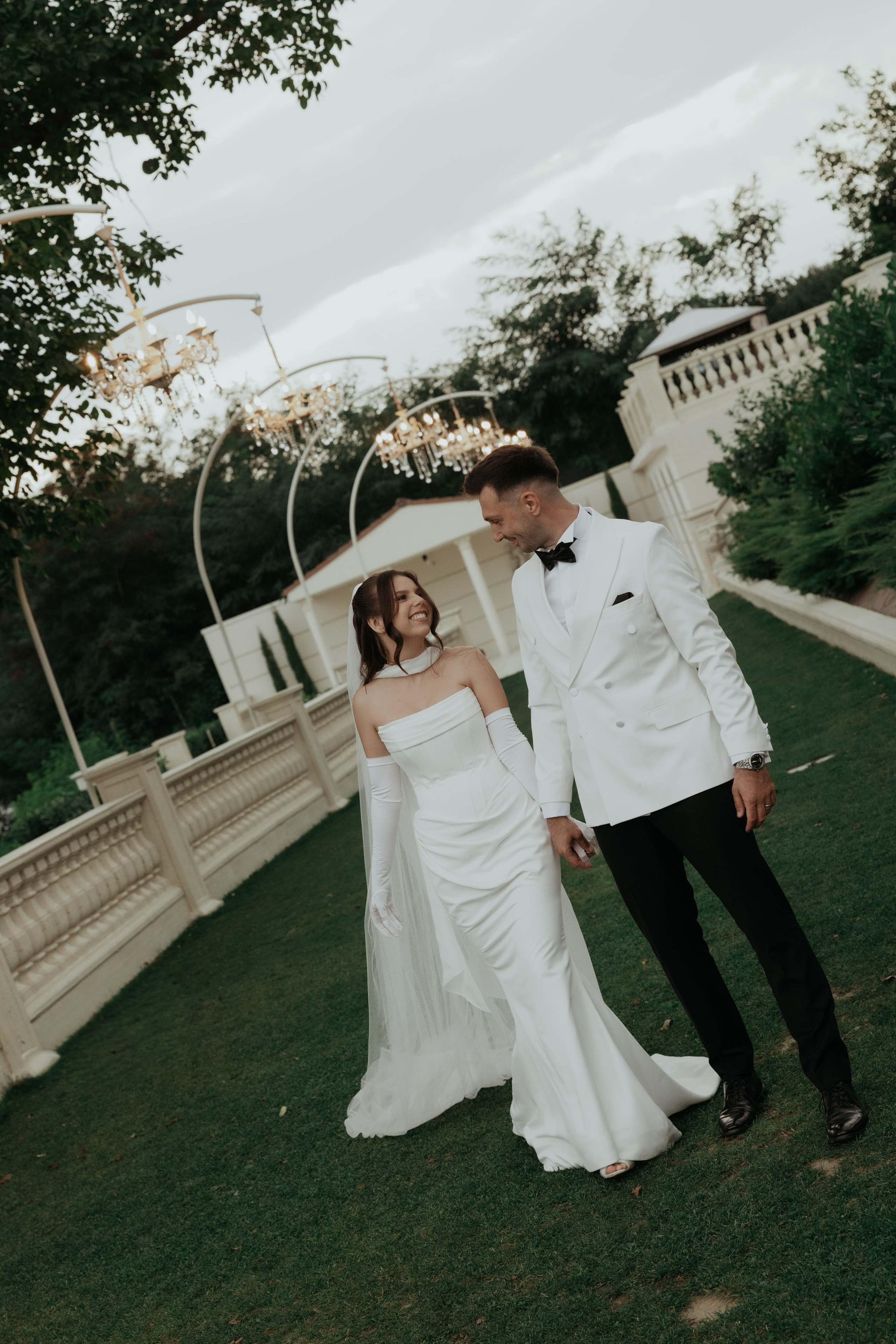 Alex&Denisa after wedding. Wedding Photographer Rares Patriche | Romania