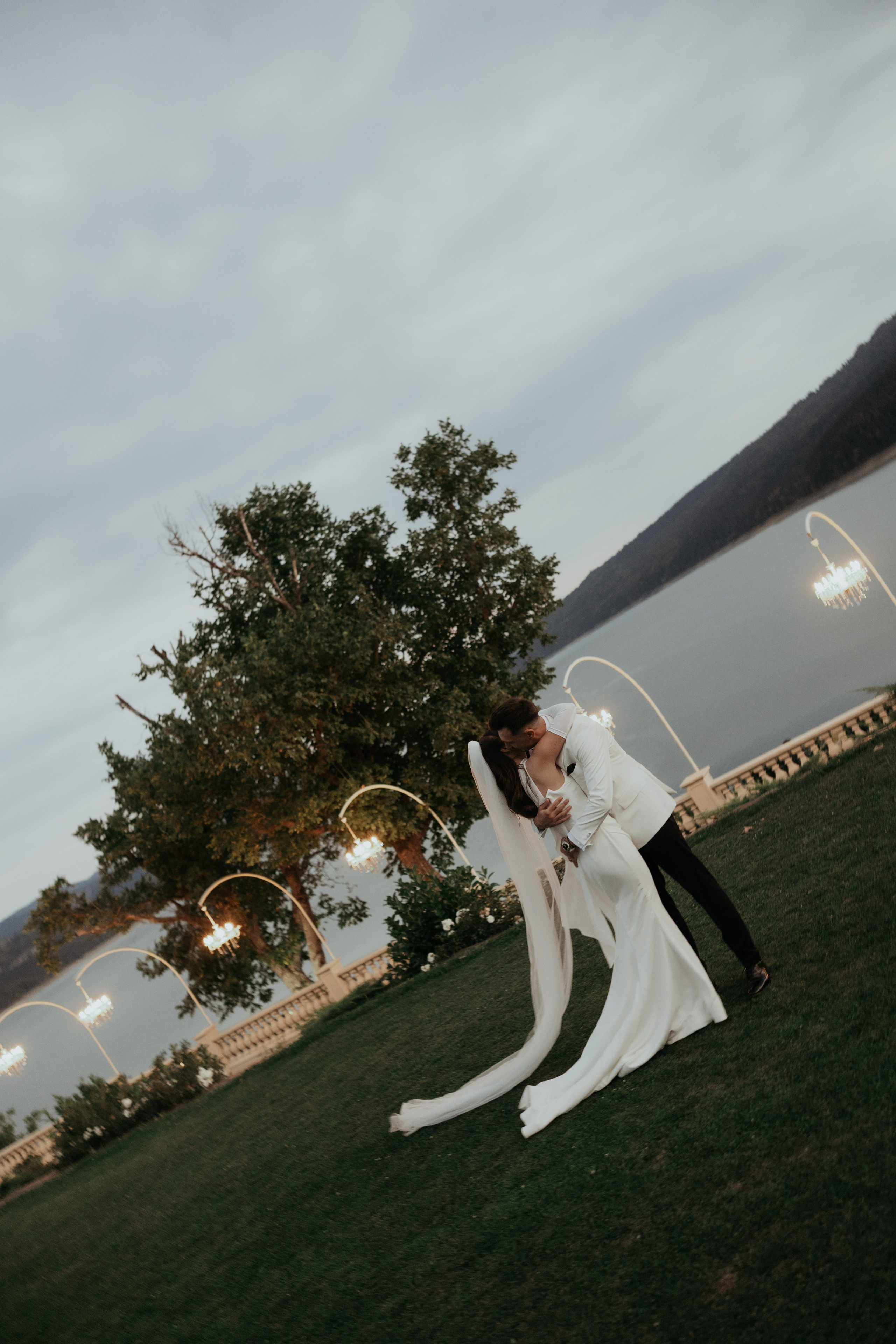 Alex&Denisa after wedding. Wedding Photographer Rares Patriche | Romania