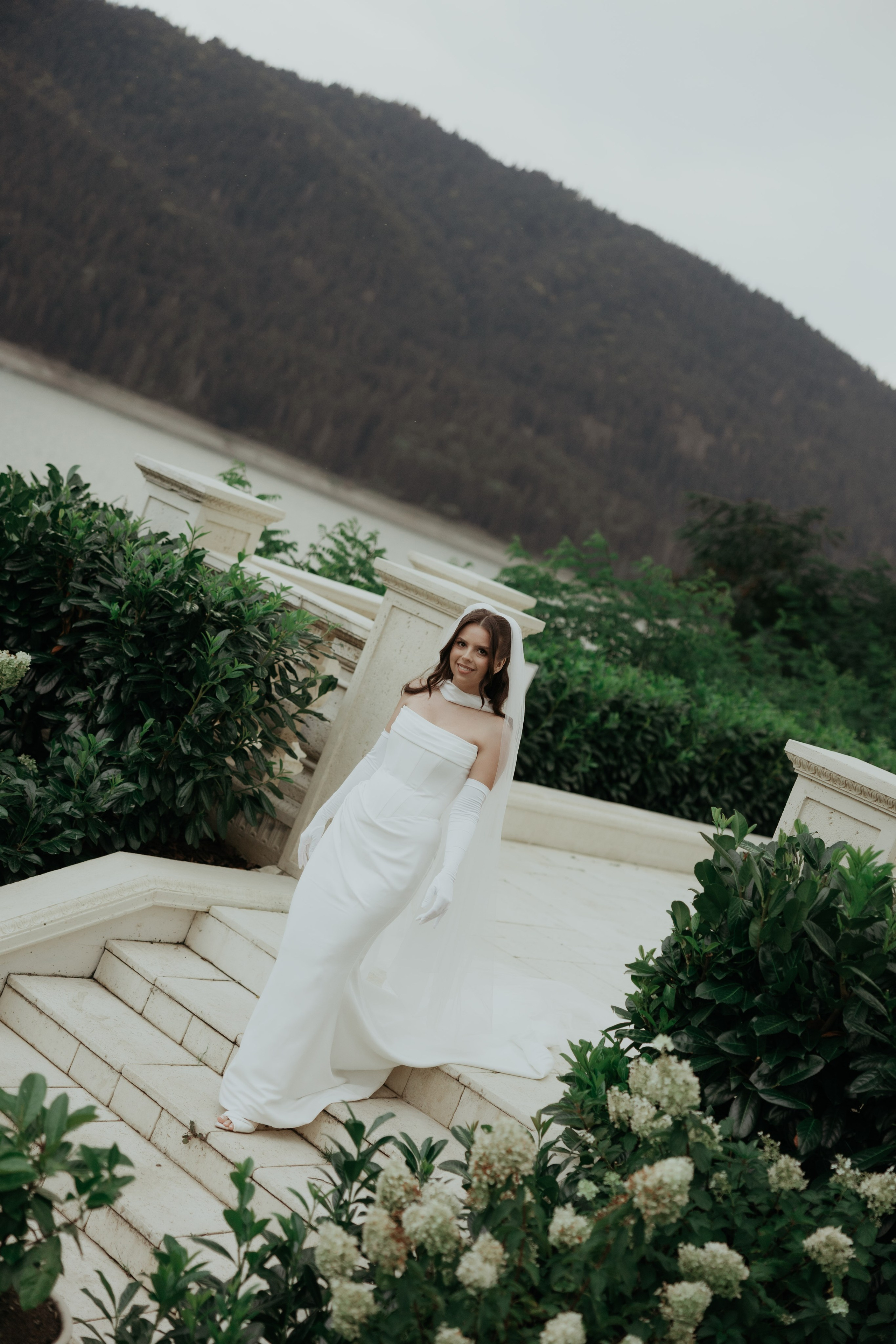 Alex&Denisa after wedding. Wedding Photographer Rares Patriche | Romania