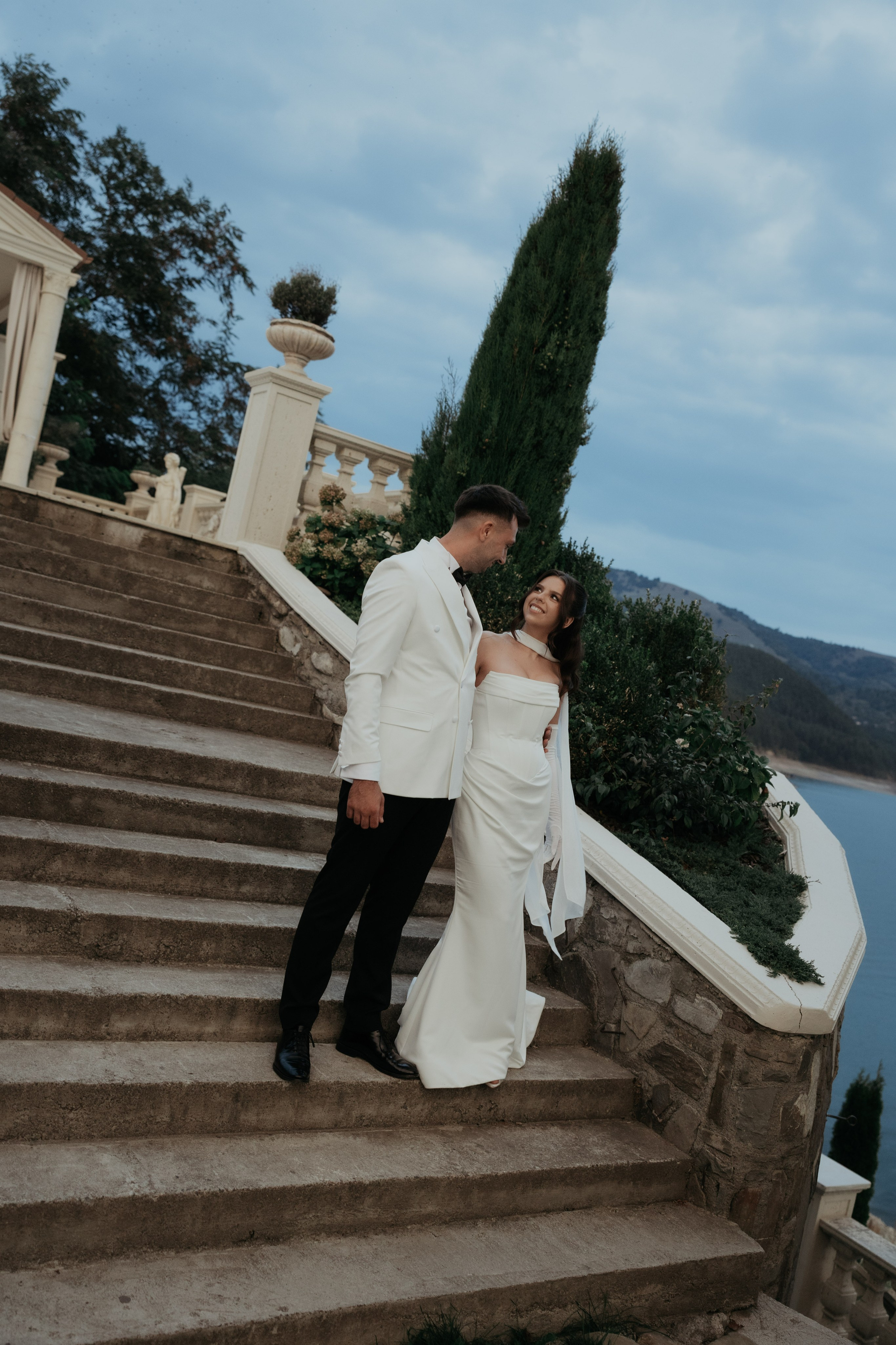 Alex&Denisa after wedding. Wedding Photographer Rares Patriche | Romania