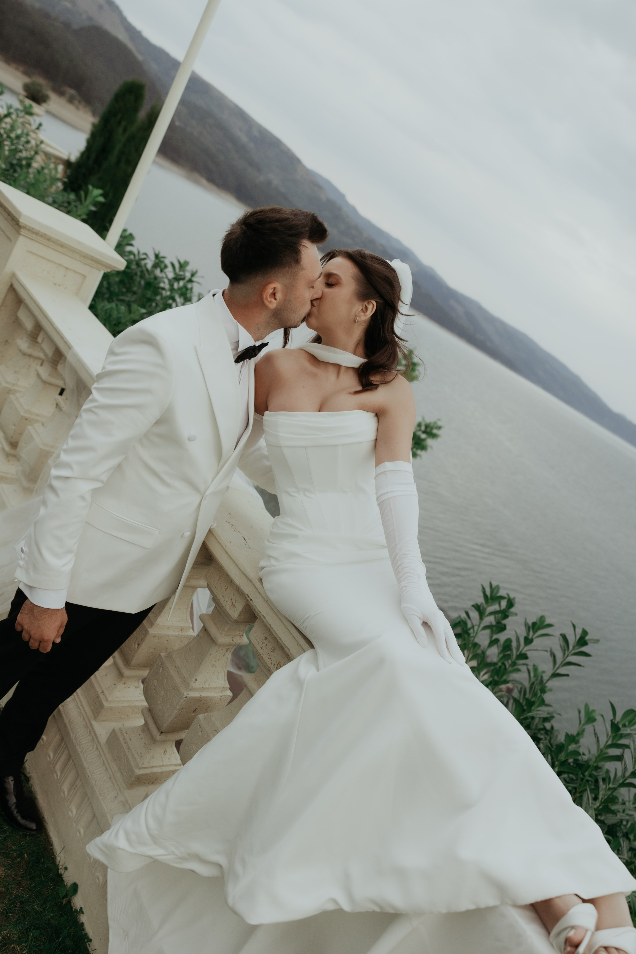 Alex&Denisa after wedding. Wedding Photographer Rares Patriche | Romania
