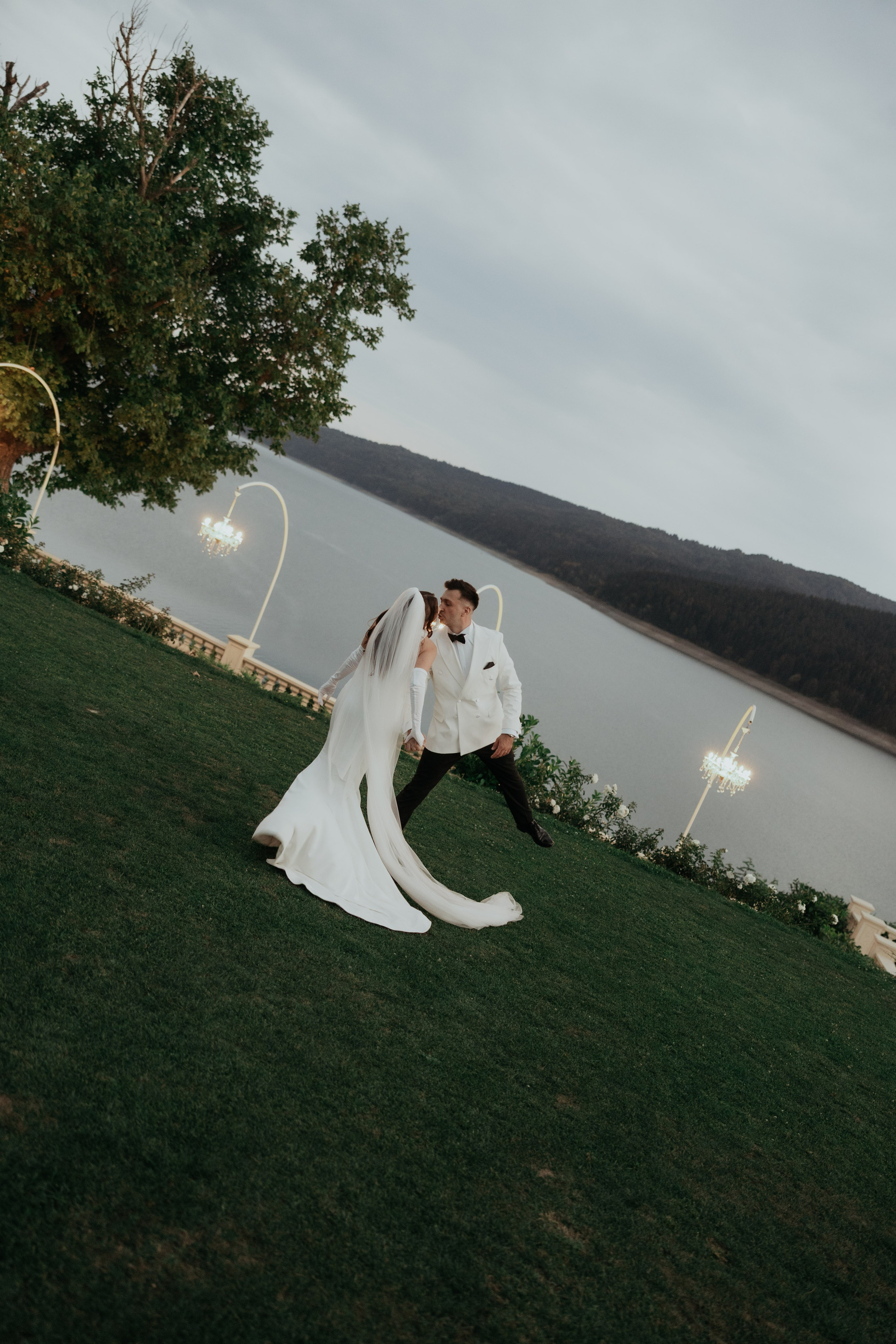 Alex&Denisa after wedding. Wedding Photographer Rares Patriche | Romania