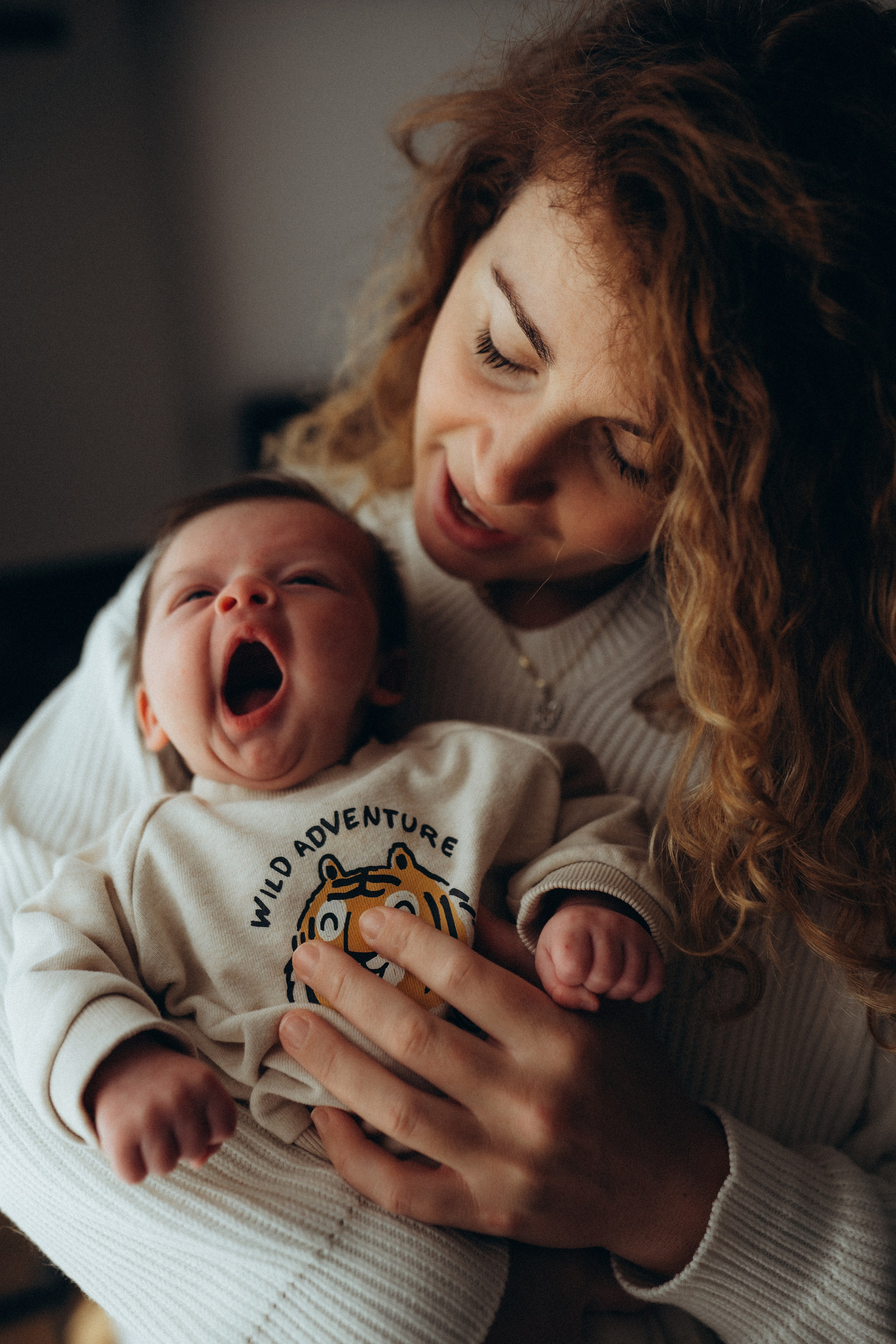 Reportage newborn Lago Maggiore con luce naturale