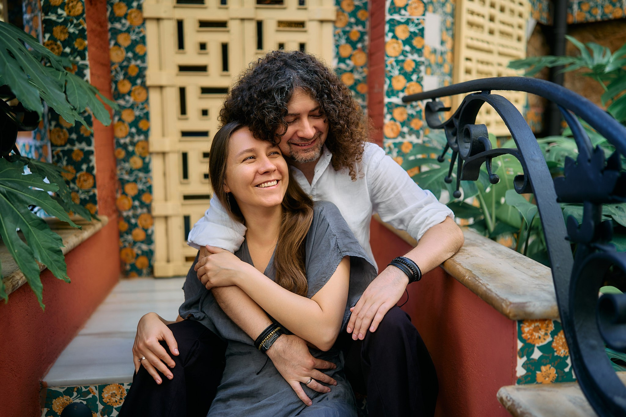 Description of the Casa Vicens location for a  love-story or individual photo shoot in Barcelona, examples of photos taken at this spot. POSTCARD.BCN Photographer Kate in Barcelona. Love-story, family or individual photo shoots