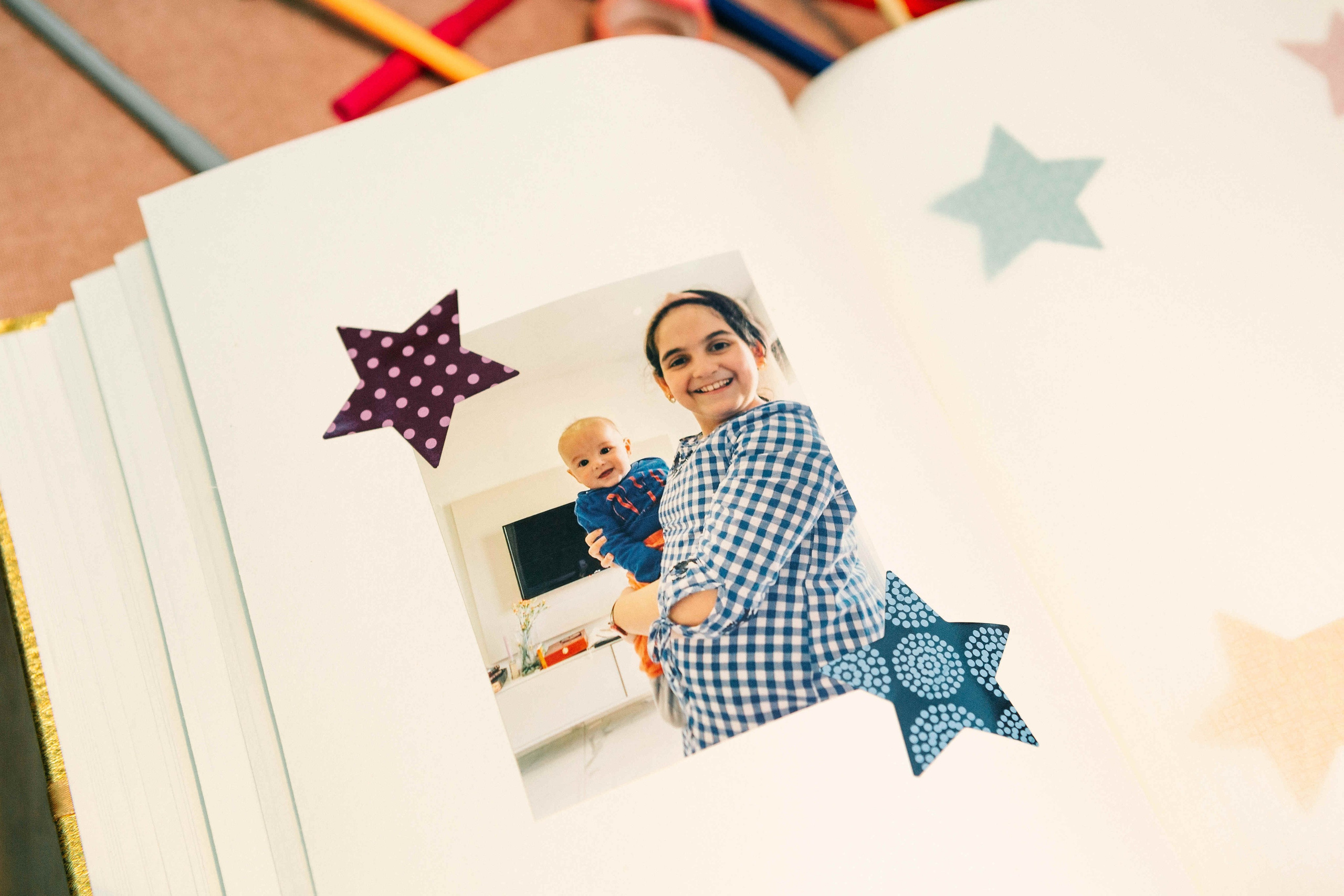 PARTY IN A RESTAURANT WITH THE WHOLE FAMILY. Https://shi-photo.com/