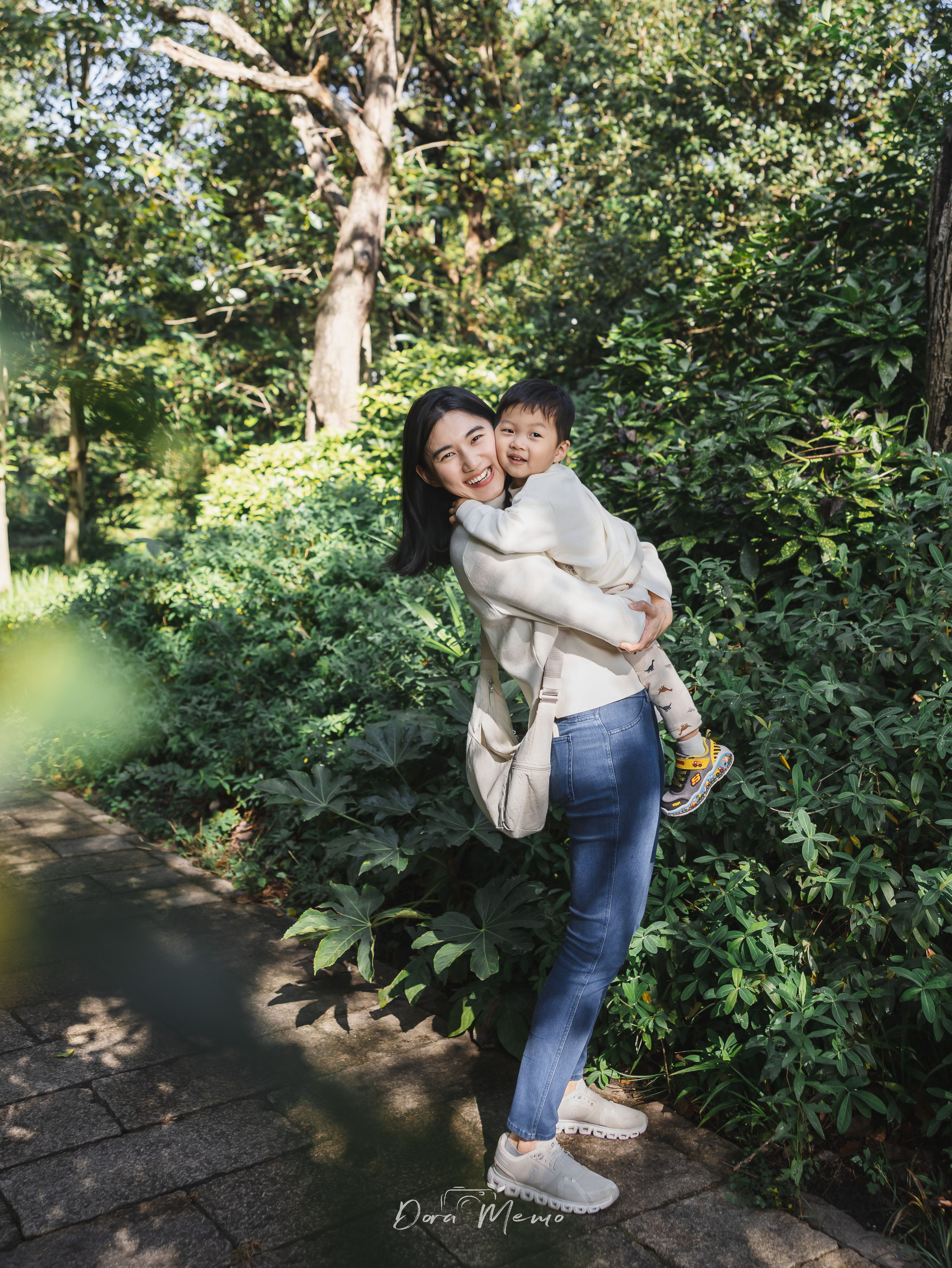 Shanghai Family Photographer | A Sunny Outdoor Family Session with a Two-Year-Old