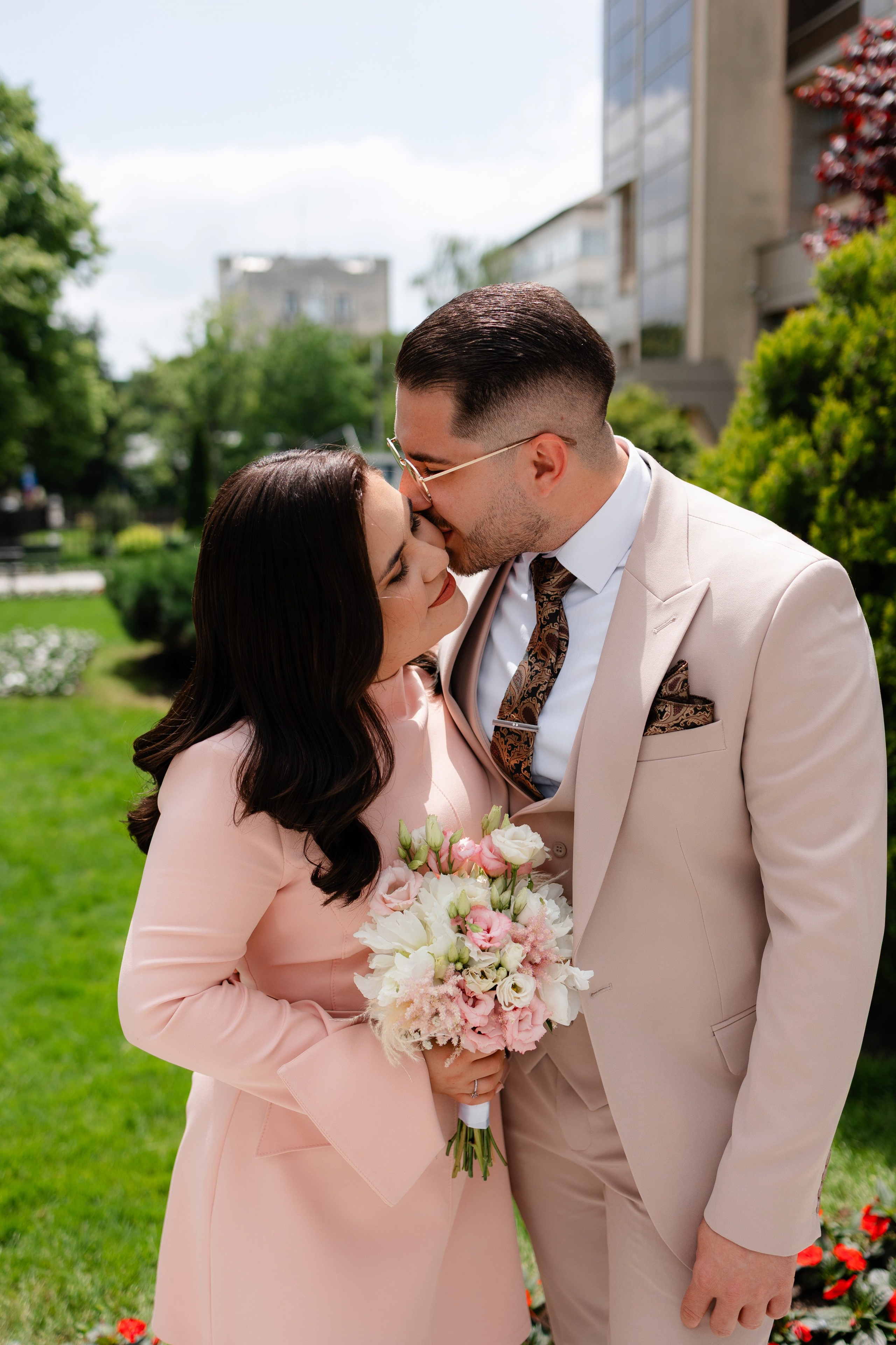 Olivia & Alex. Wedding Photographer, based in Iasi, Romania, but will travel all over the globe to make sure you look amazing in all your wedding photos