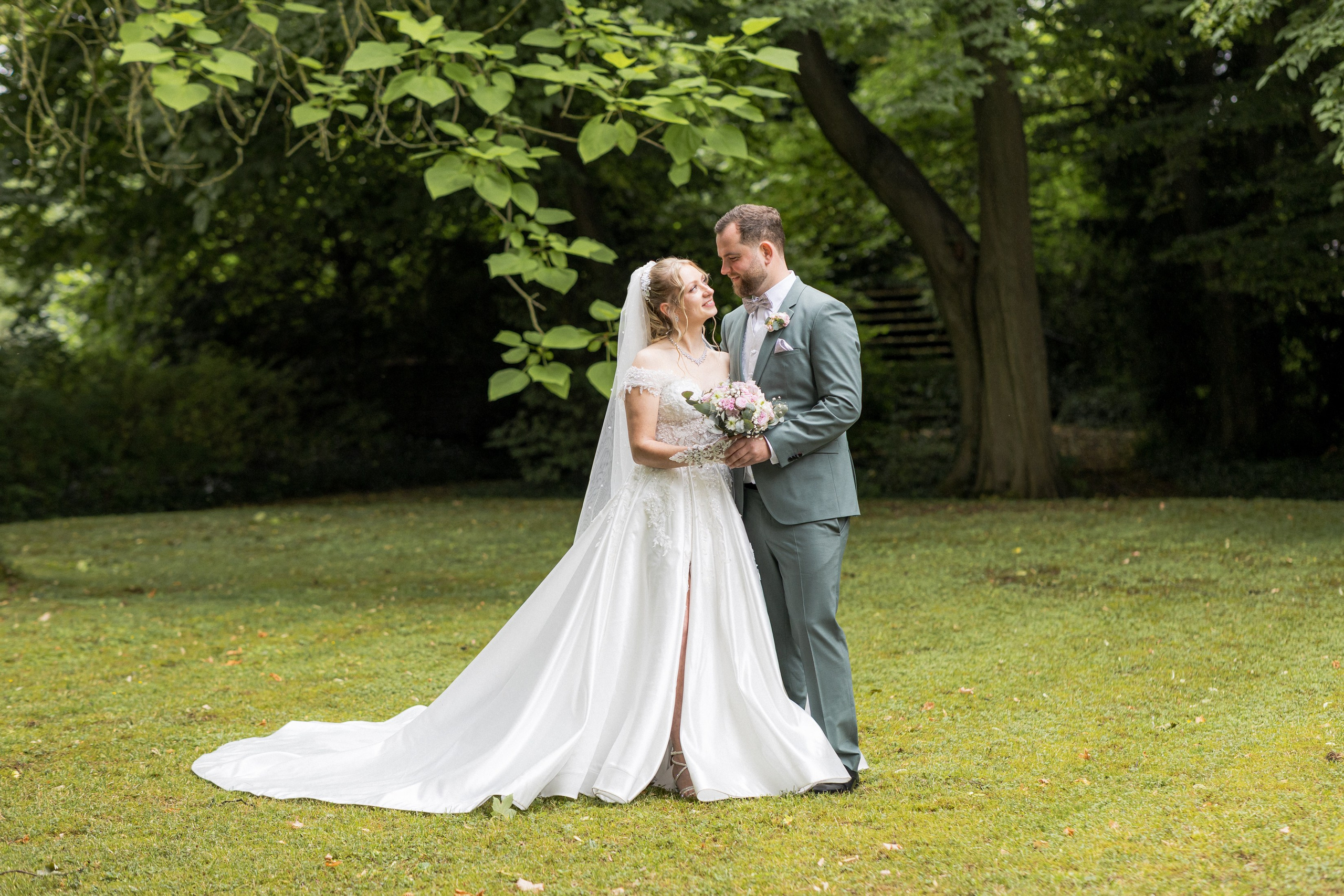 Hochzeit im Schloss Detmold – Kreatives Hochzeit Fotoshooting & Emotionale Hochzeitsreportagen!. Hochzeitsfotografin in Gütersloh | Authentische Hochzeitsreportagen | TK Photographie