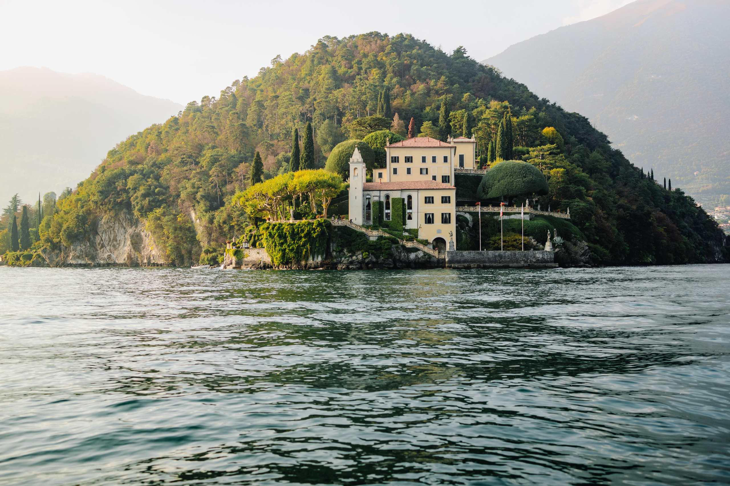 The view on Villa Balbianello from a boat