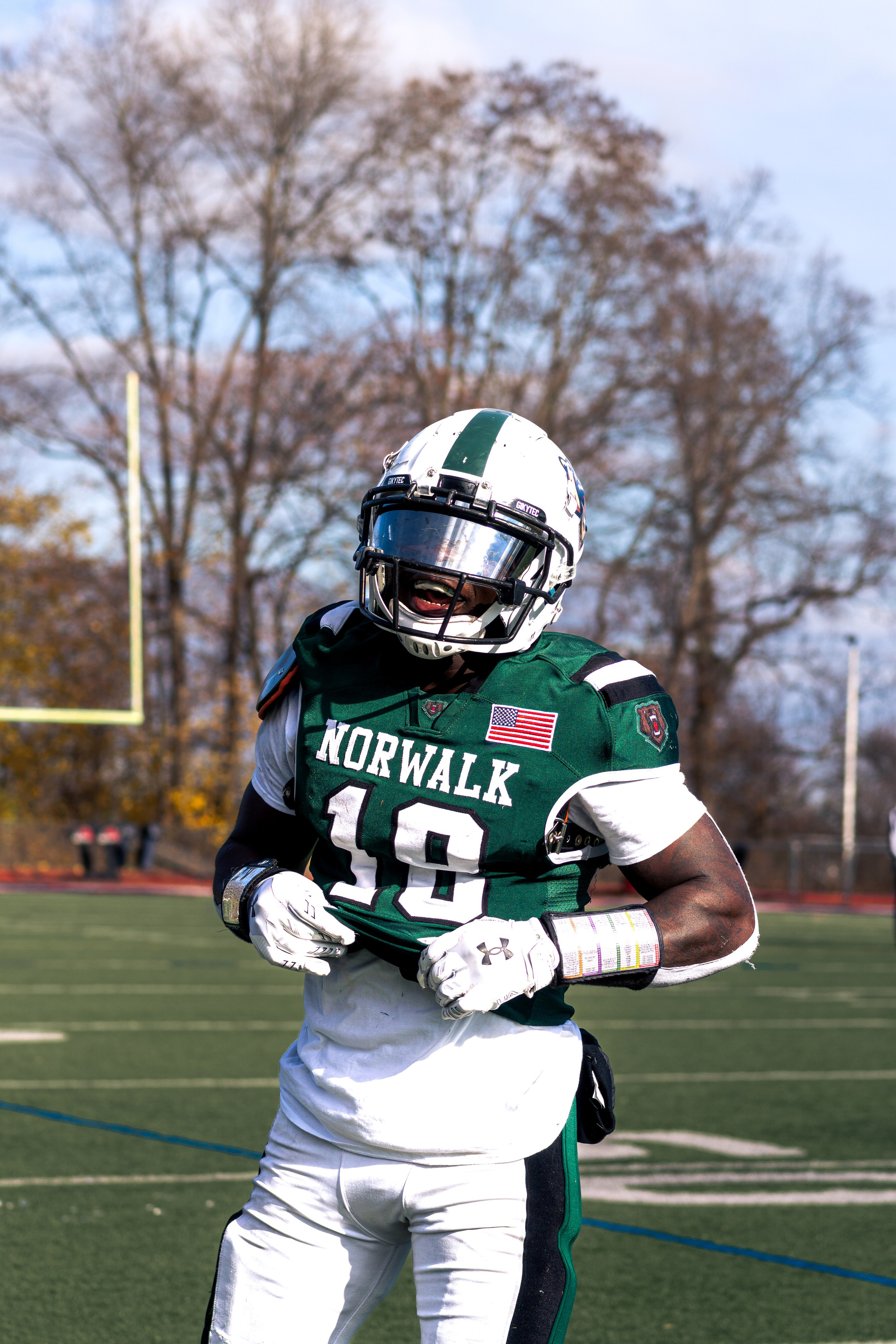 Football Photography | High School Games. Sports Photographer in Norwalk CT | Justin Martinez