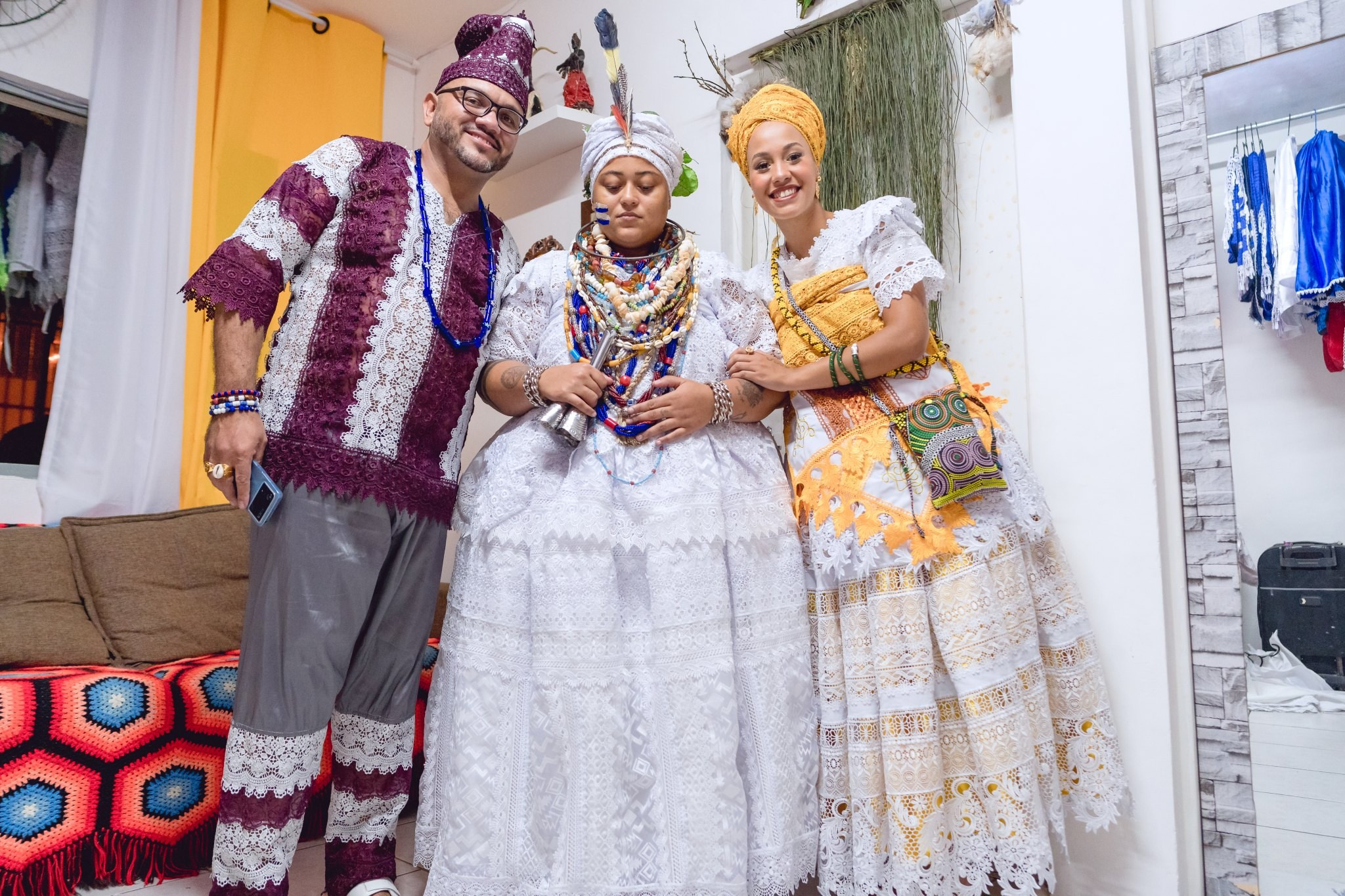 Saída Ìyá Tebeṣé Fernanda e Àjọ̀dún Ògún. Aladá Produções