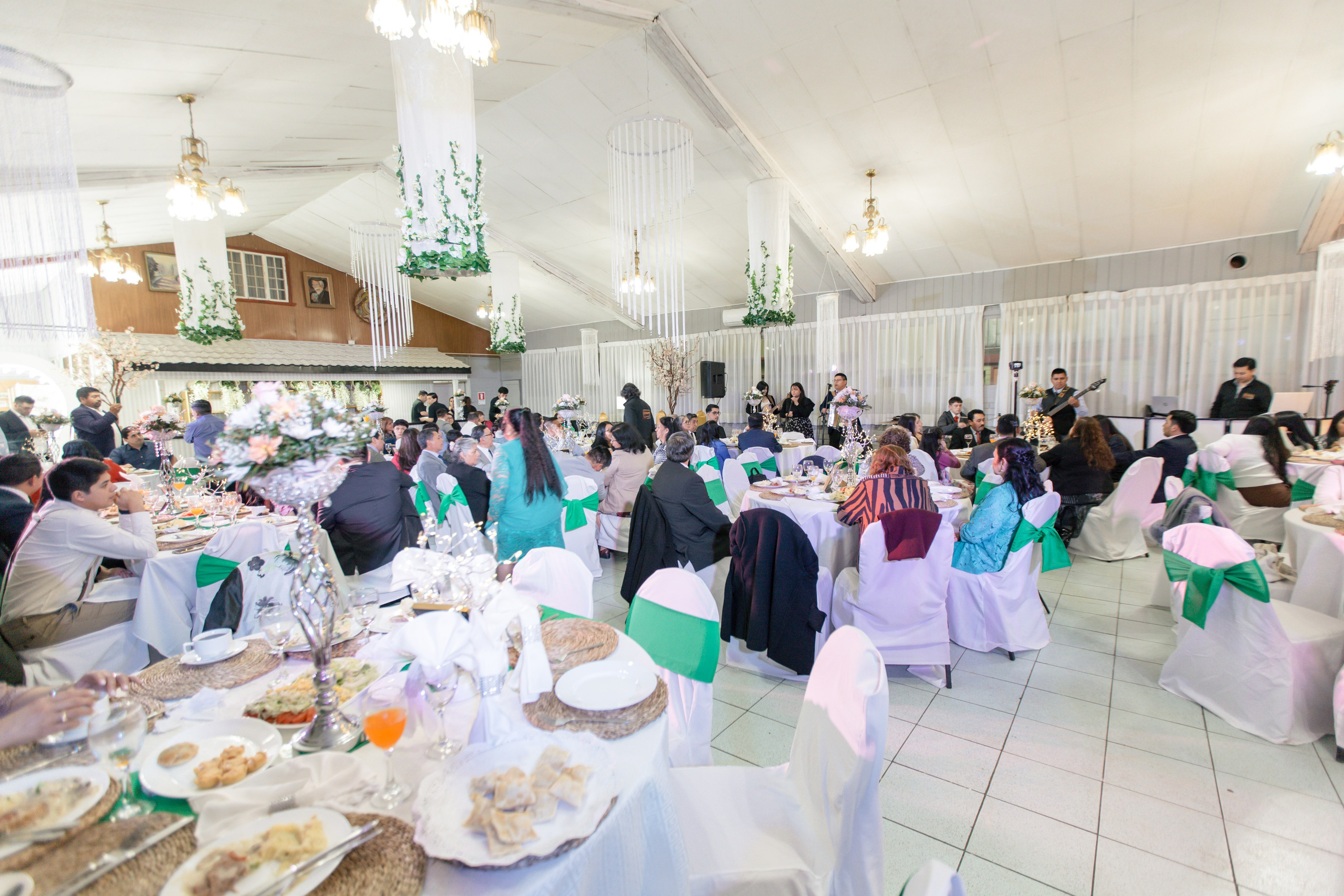 Johana y Edgar. Dinka & Emilio - El arte de preservar lo que no se repite