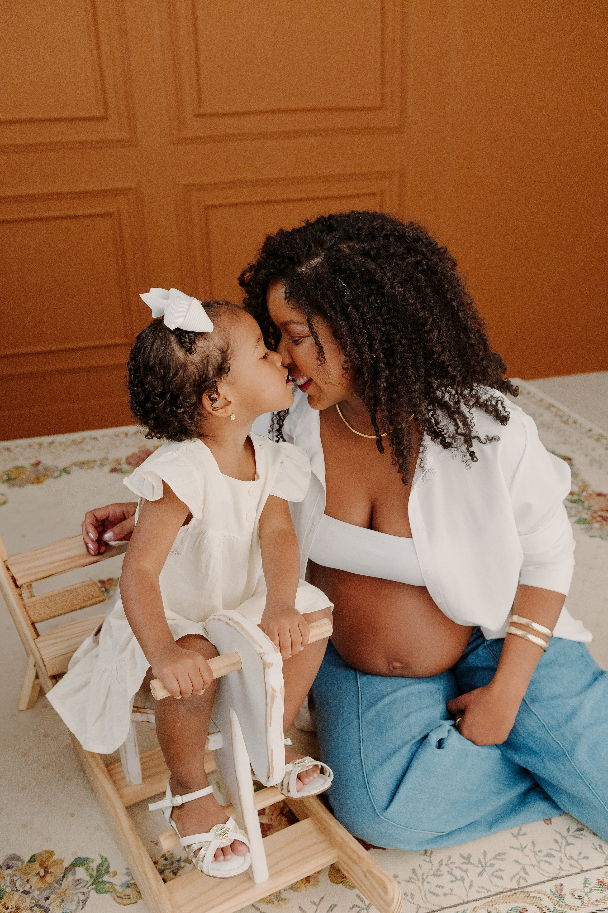 Verena à espera de Júlia. Estúdio Natani Fotografia