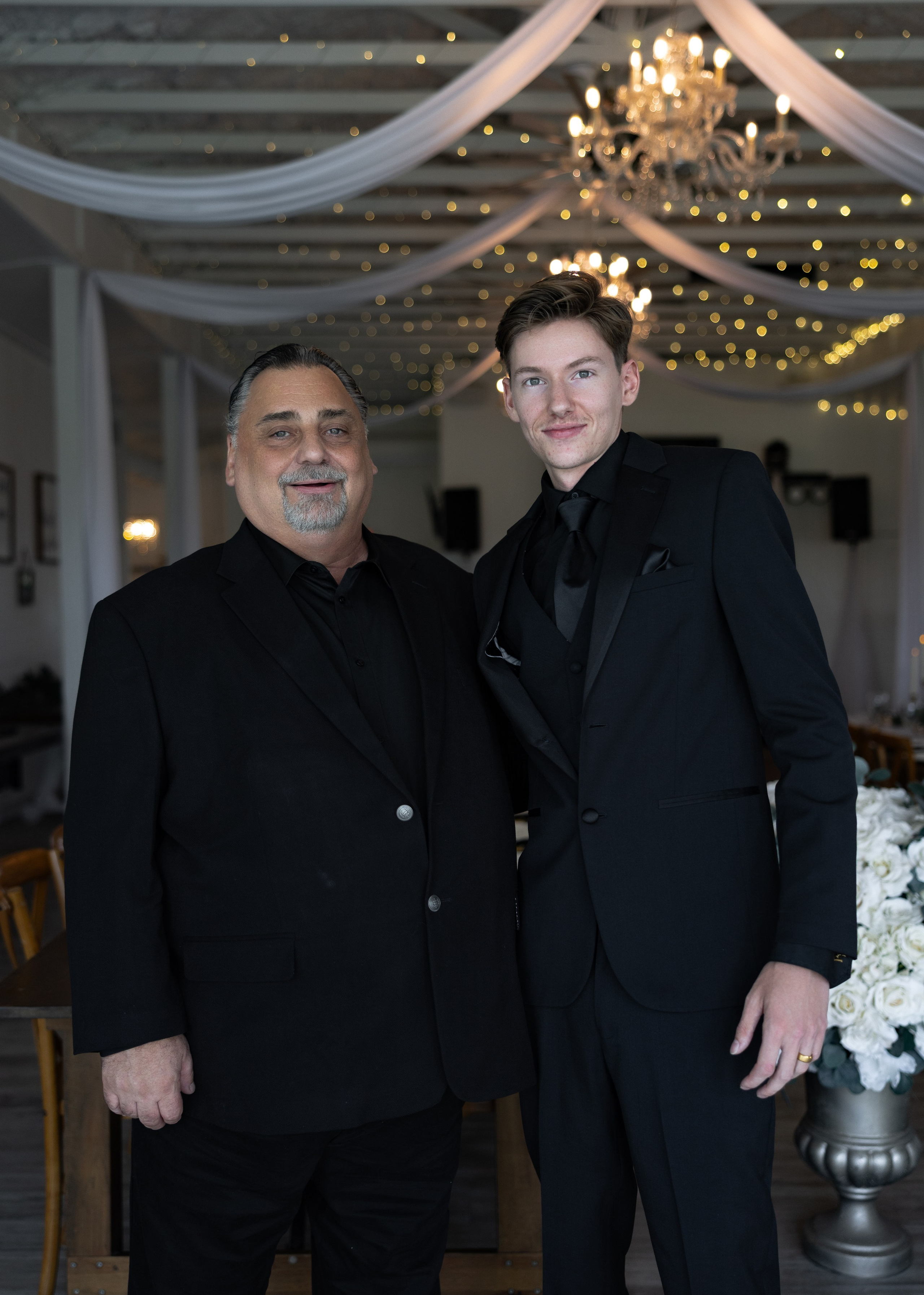 Alexsa and Robert. Ever After Farm Peach. Photographer Anastasia Nagibina