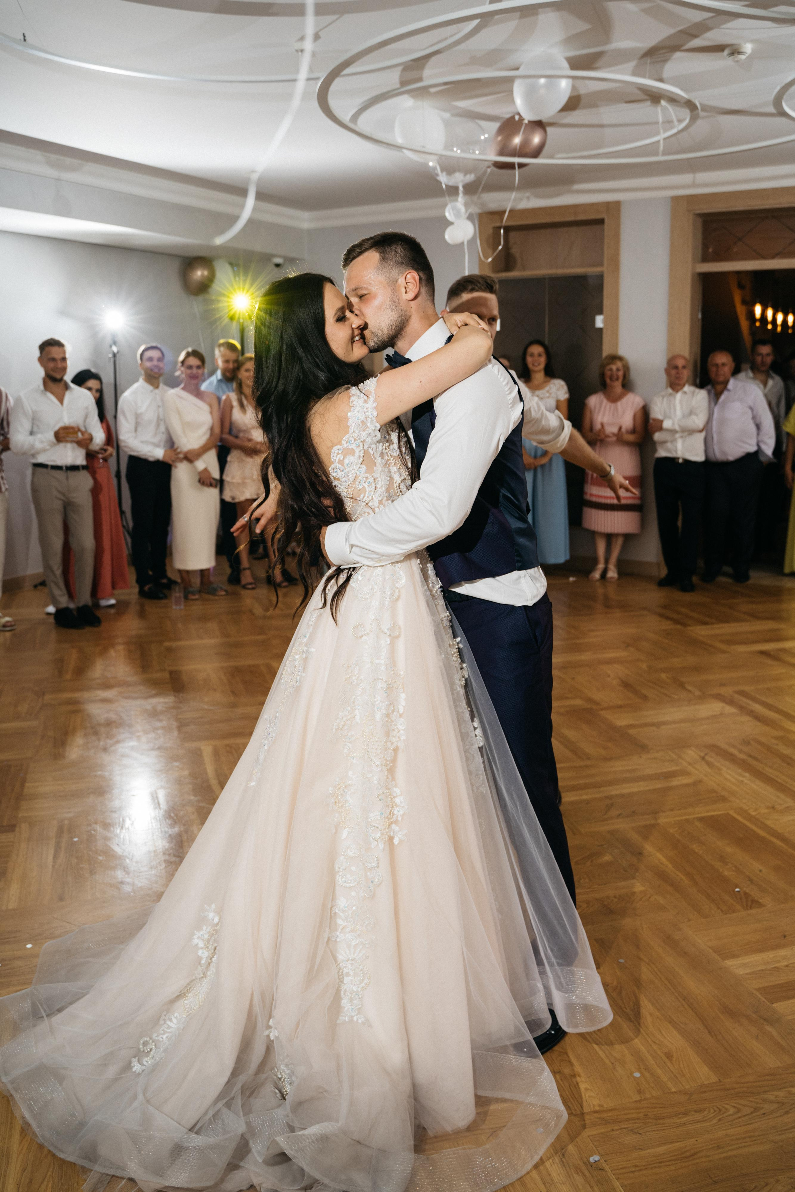 Alina & Rostislav. Wedding photographer in Marbella, Estepona, Malaga, Gibraltar, Cadiz — Valentina Abrazey