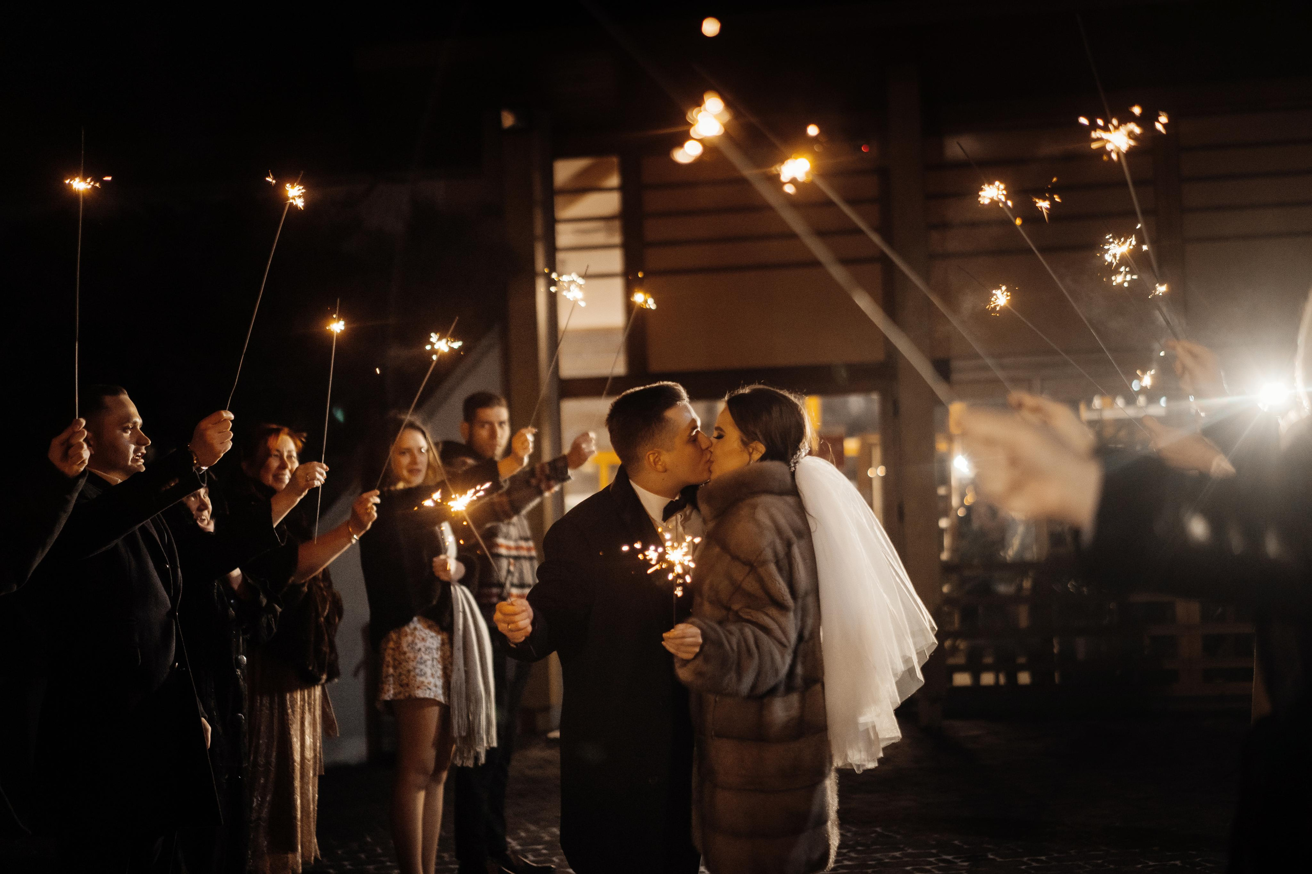 Erika & Aiven. Wedding photographer in Marbella, Estepona, Malaga, Gibraltar, Cadiz — Valentina Abrazey