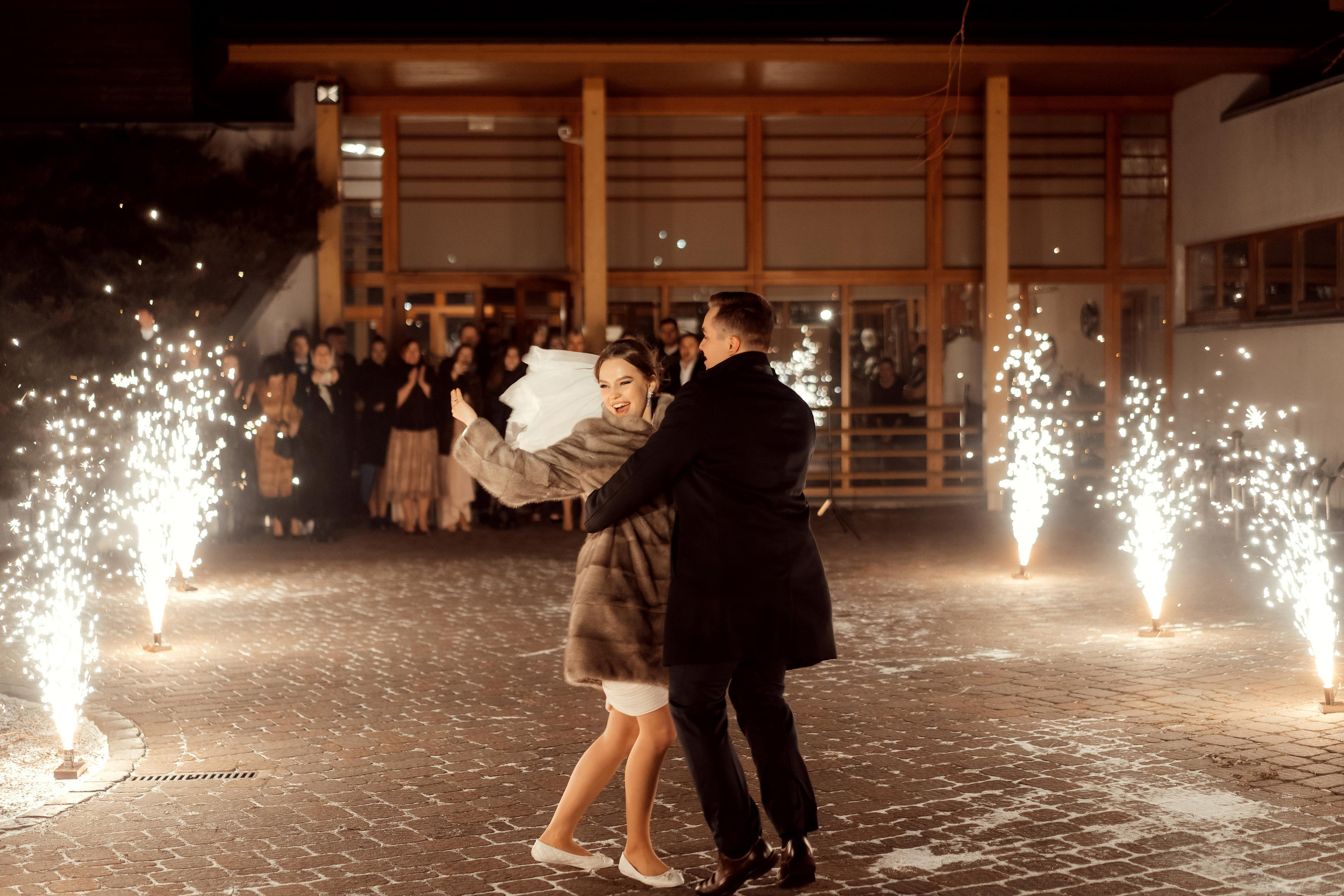 Erika & Aiven. Wedding photographer in Marbella, Estepona, Malaga, Gibraltar, Cadiz — Valentina Abrazey