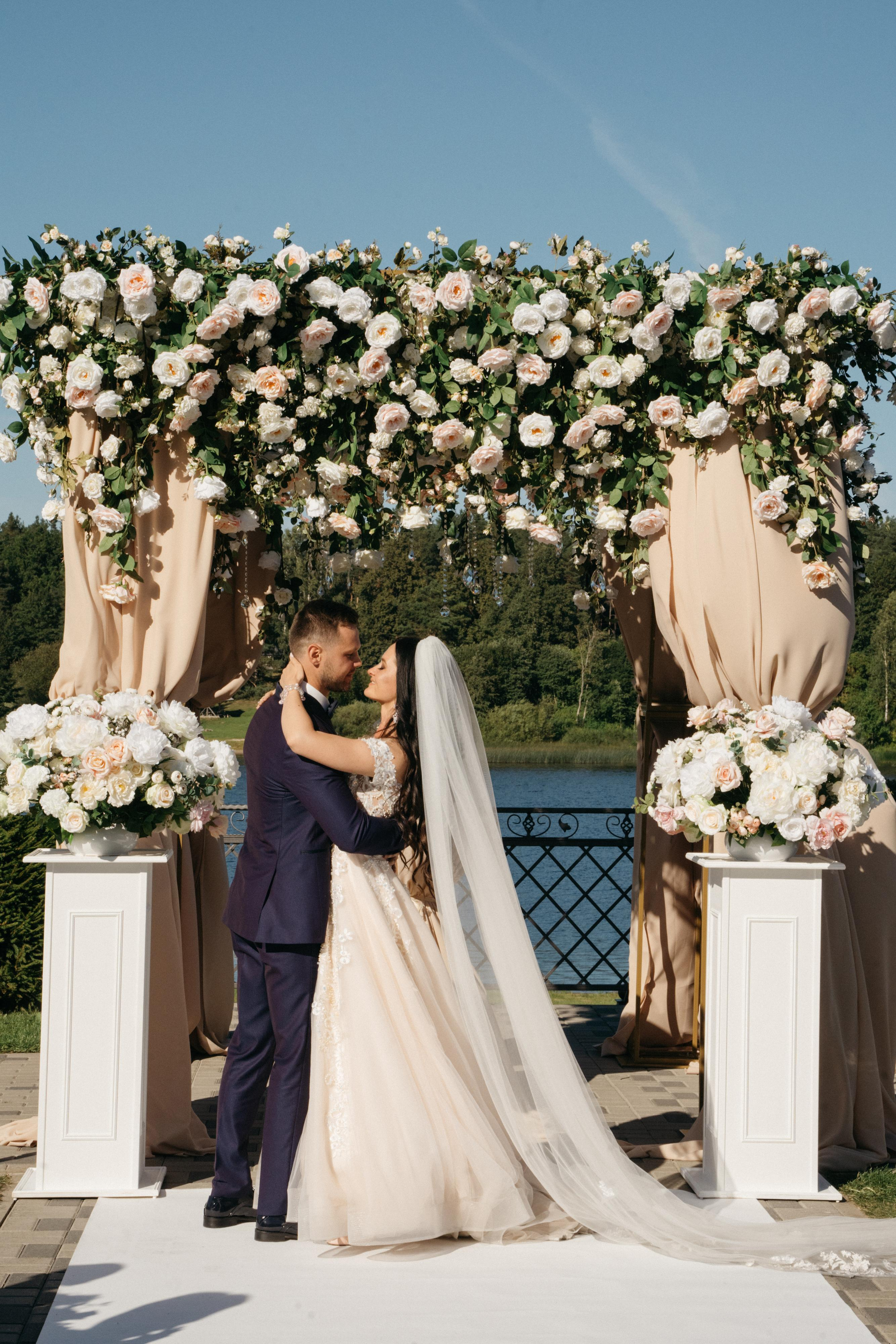 Alina & Rostislav. Wedding photographer in Marbella, Estepona, Malaga, Gibraltar, Cadiz — Valentina Abrazey