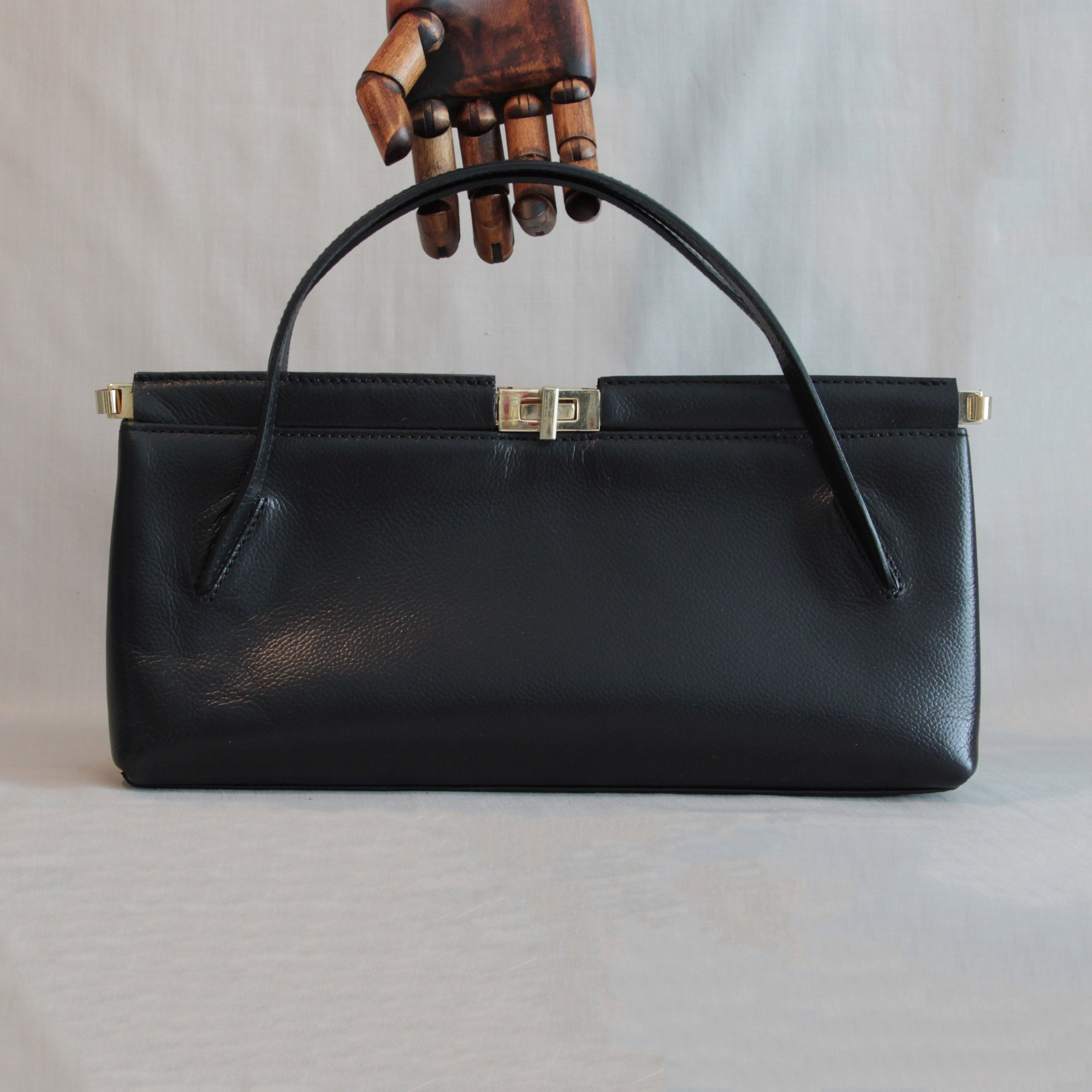 Bag6. Современнные и актикварные украшения в Барселоне, Москве и Санкт-Петербурге