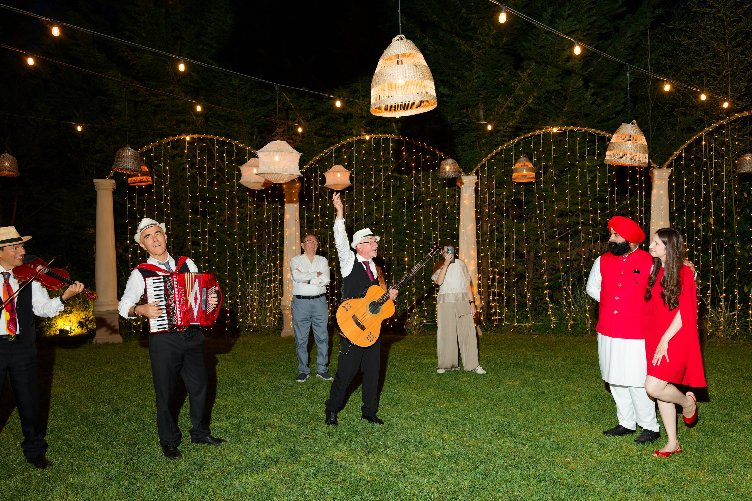 Pizza Party at Tenuta Massini, Florence, Italy. Destination Wedding Photographer — Nikita Burtsev