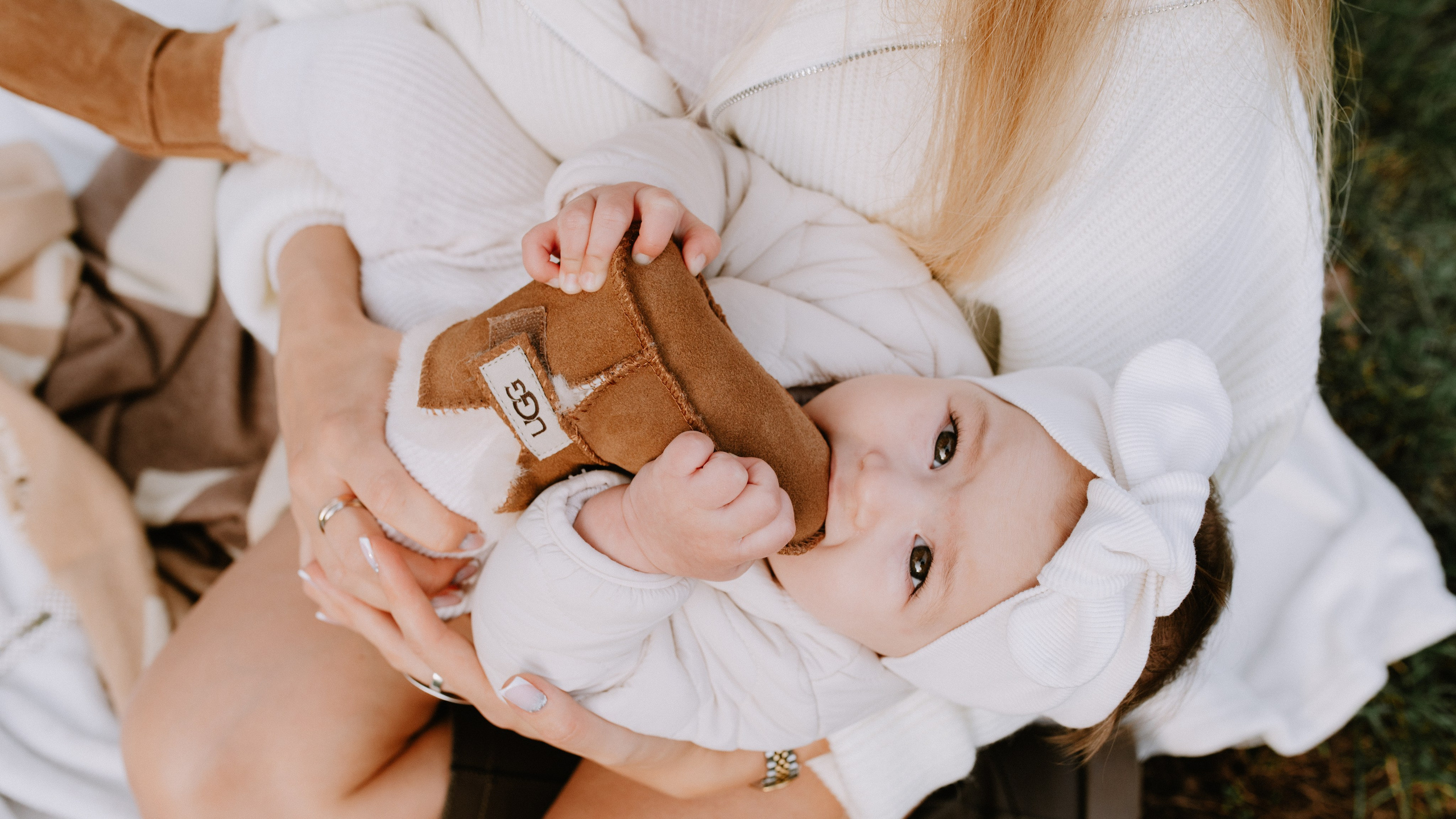 Oli&klaudi. ANNA-MARIA PHOTO CONTENT CREATOR — фотограф, эстет, художник и визуальный эксперт в Instagram, работающий в Праге