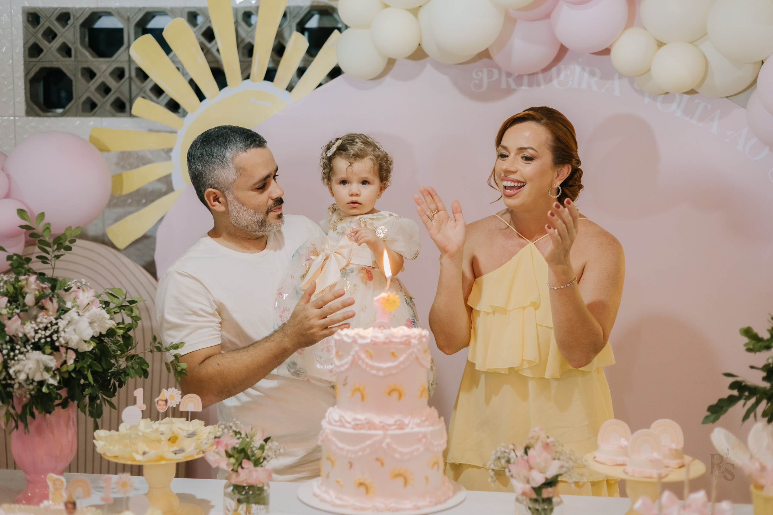 Aurora — 1 ano. Fotógrafo Richard Silvestre — Casamentos na Bahia