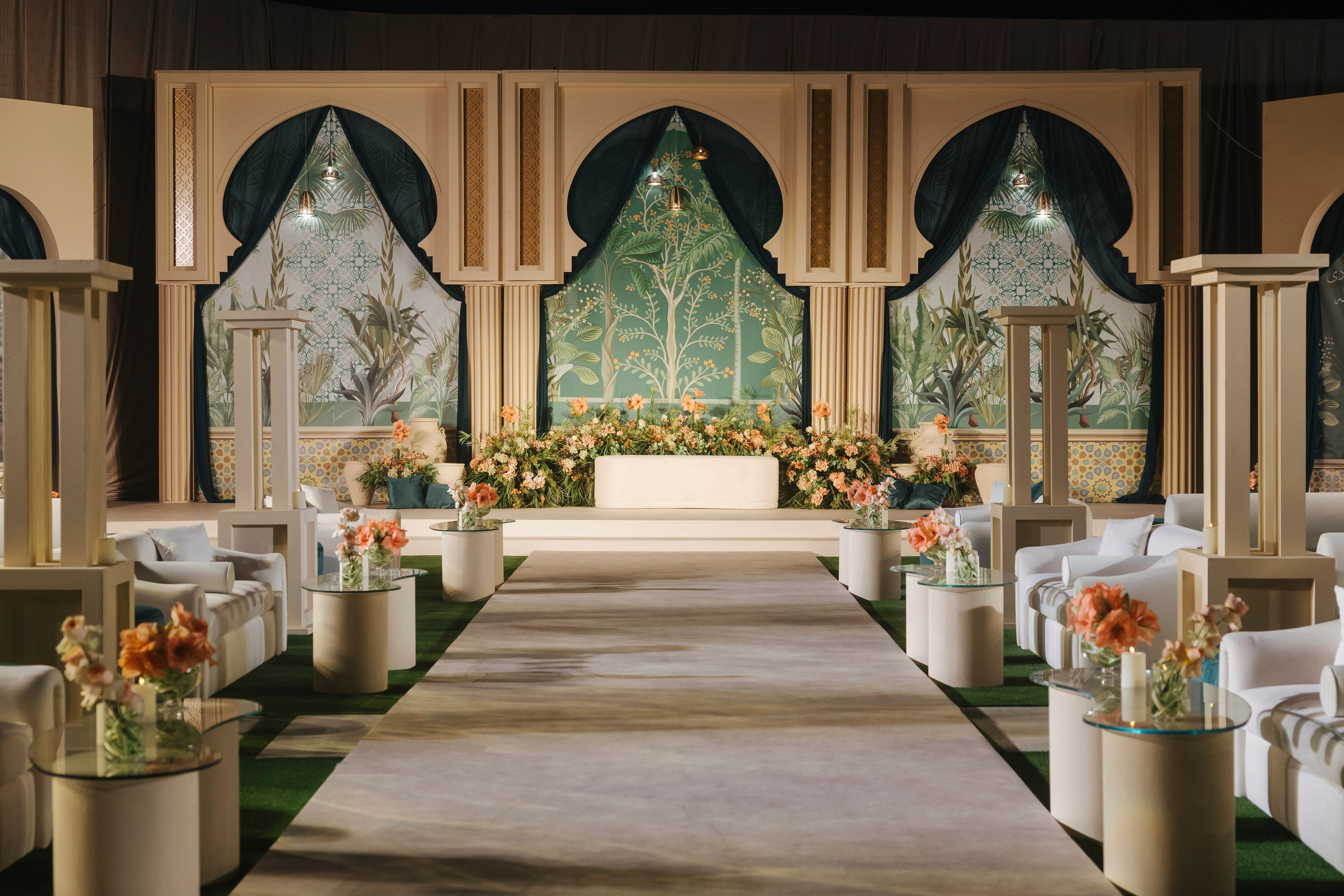 Meera Henna. Wedding, Maternity & Family Photographer in Dubai, UAE & Worldwide