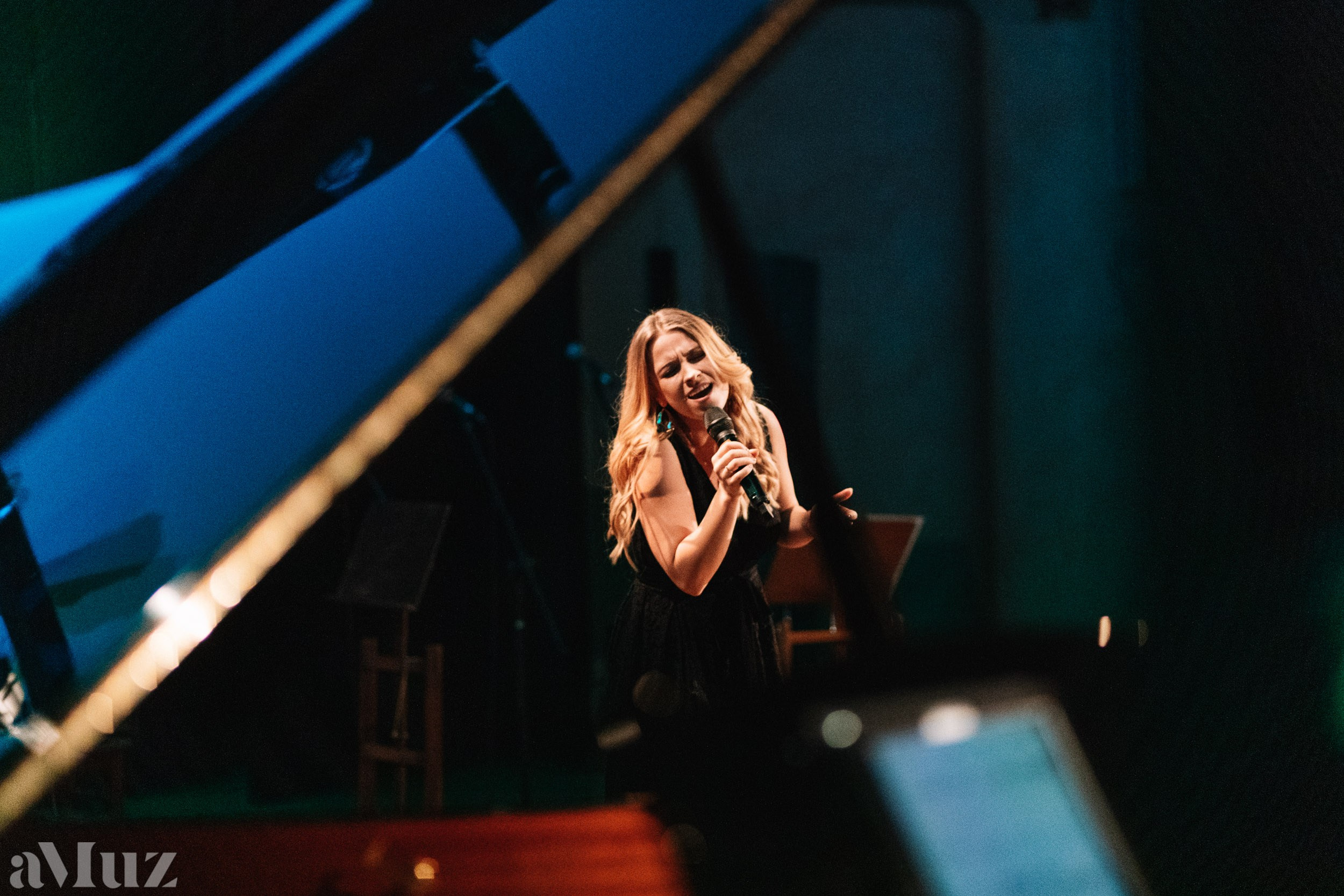 Jazz Zaśpiewam. Fotograf Ślubny Warszawa - Sesje Biznesowe Rodzinne Eventy