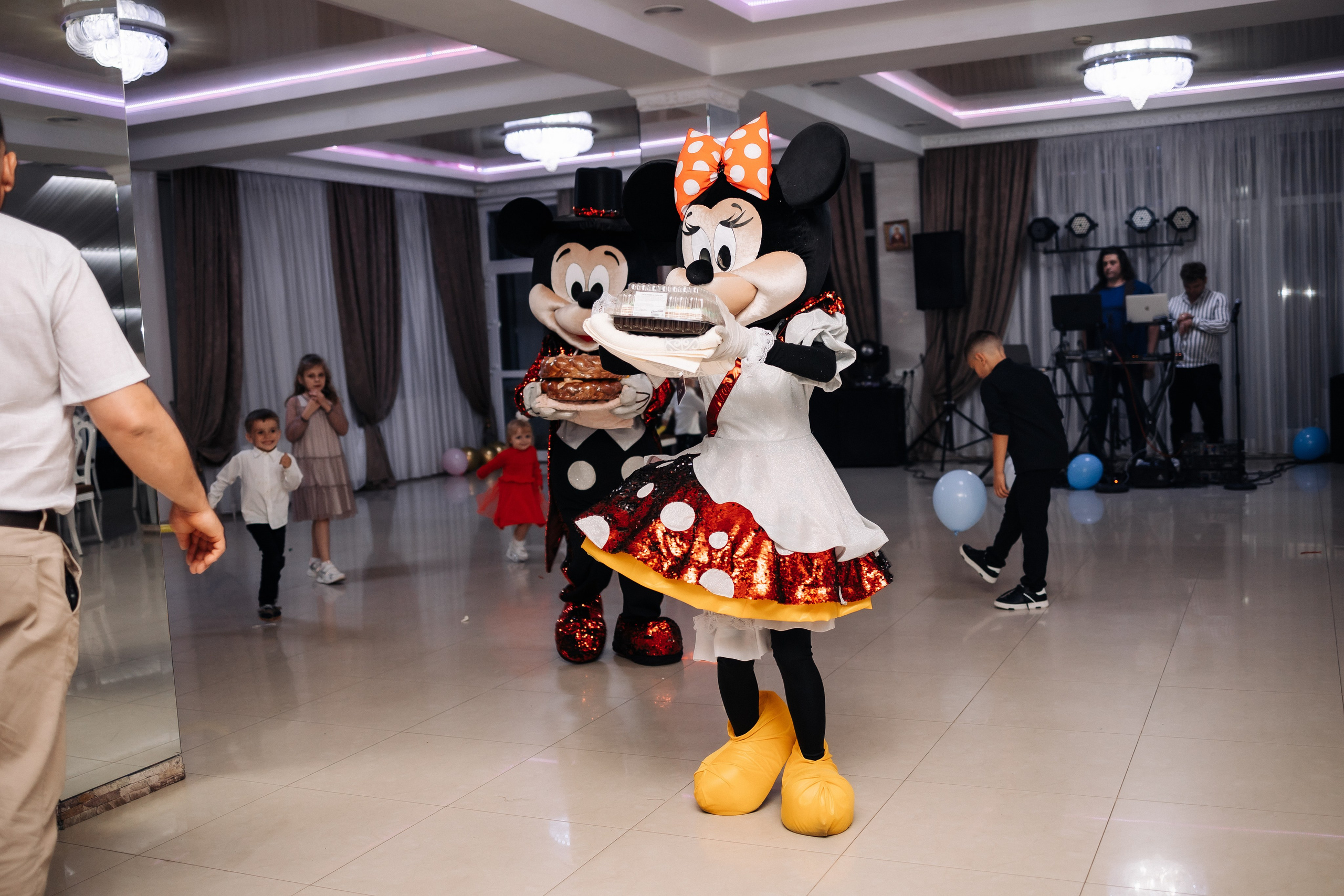Marius & Amelia. Fotograful evenimentului tău