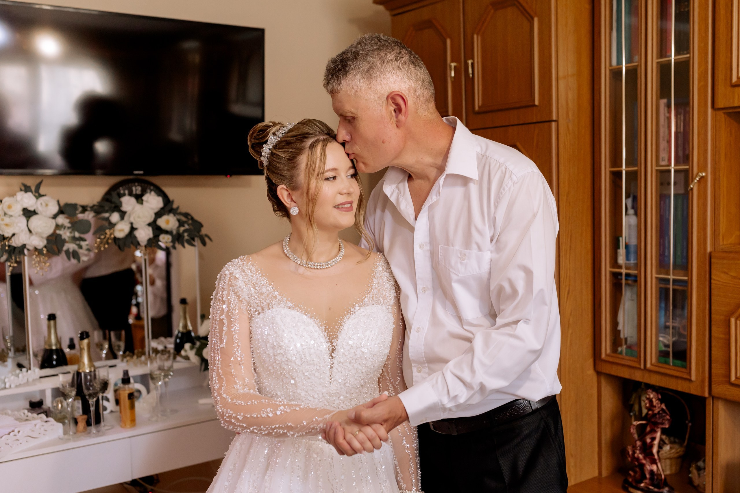 * fotograf stare civilă Siret* fotograf Bucovina* fotograf nuntă Suceava* fotograf Iași Botoșani* stare civilă tradițională* ie românească nuntă* AlinoFotoStudio* fotograf Andrei și Andreea- Alin Chirilă fotograf – stare civilă Siret, Suceava, Andrei și Andreea în ie tradițională, poveste spusă prin fotografiefotograf stare civilă Siret Suceava Alin Chirilă – miri îmbrăcați în costum tradițional bucovineanAlin Chirilă fotograf nuntă Siret Suceava – stare civilă autentică în Bucovina, emoții realefotograf Siret Suceava Alin Chirilă – Andrei și Andreea la starea civilă în ie tradiționalăstare civilă Siret fotograf Alin Chirilă – cadre naturale cu miri în costum popular din Bucovinafotograf nuntă Siret Suceava Alin Chirilă – povestitor prin fotografie, moment emoționant la starea civilăAlin Chirilă fotograf stare civilă Siret – iubire autentică surprinsă în stil documentarfotograf Bucovina Siret Alin Chirilă – stare civilă în ie tradițională, cadre pline de emoțieAlin Chirilă fotograf Suceava – Andrei și Andreea spun DA la starea civilă în Siretfotograf stare civilă Suceava Siret Alin Chirilă – poveste de iubire în stil tradițional românesc - Alin Chirilă fotograf profesionist, AlinoFotoStudio, fotograf evenimente Siret, Suceava County, Iași, Bacău County, Botoșani, Neamț County, fotograf nunți, botezuri, cununii civile, portrete și momente autentice surprinse elegant.- Alin Chirilă surprinde momente elegante de nuntă și evenimente speciale prin AlinoFotoStudio, fotograf disponibil în Siret, Suceava County, Iași, Bacău County, Botoșani și Neamț County, specializat în nunți, botezuri și cununii civile. - Alin Chirilă fotograf profesionist, AlinoFotoStudio, fotograf nuntă și evenimente în Siret, Suceava, Iași, Bacău, Botoșani și Piatra Neamț, fotograf nunți, botezuri, cununie civilă, ședințe foto, trash the dress, logodnă, familie, portrete și fotografii autentice. - AlinoFotoStudio by Alin Chirilă, fotograf evenimente premium în Suceava County, Iași County, Bacău County, Botoșani County și Neamț County, fotograf de familie, fotograf ceremonii religioase, petreceri și momente emoționante. - Alin Chirilă fotograf, povestitor prin fotografie, servicii foto profesionale pentru mireasă, mire, pregătiri nuntă, biserică, restaurant, valsul mirilor, tradiții românești și amintiri de neuitat în Moldova.