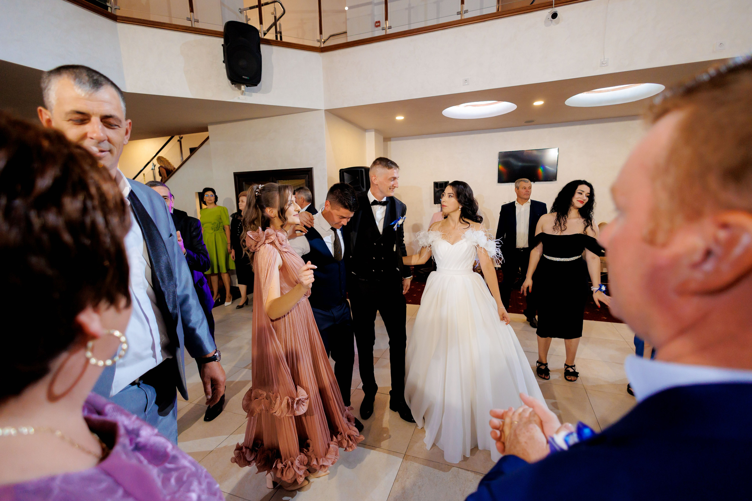 Loredana & Emilian – Ziua Nunții | Videografie - fotografie Botez Suceava, Iași, Botoșani. Servicii foto-video profesionale, pentru momente de neuitat