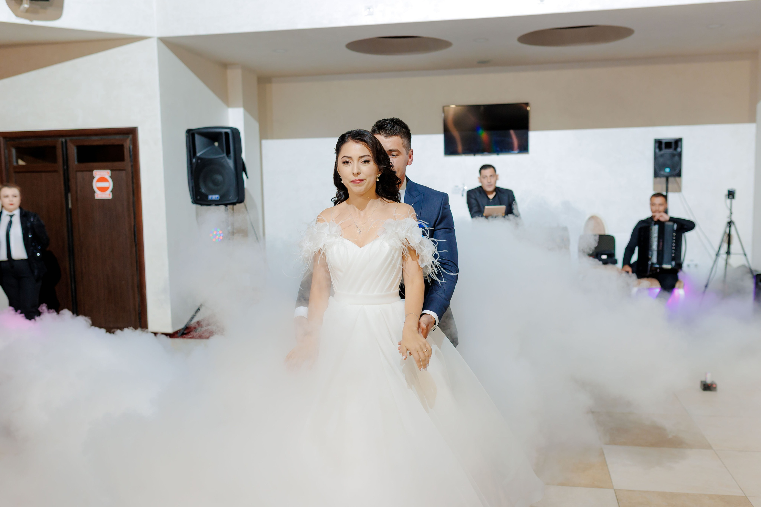 Loredana & Emilian – Ziua Nunții | Videografie - fotografie Botez Suceava, Iași, Botoșani. Servicii foto-video profesionale, pentru momente de neuitat