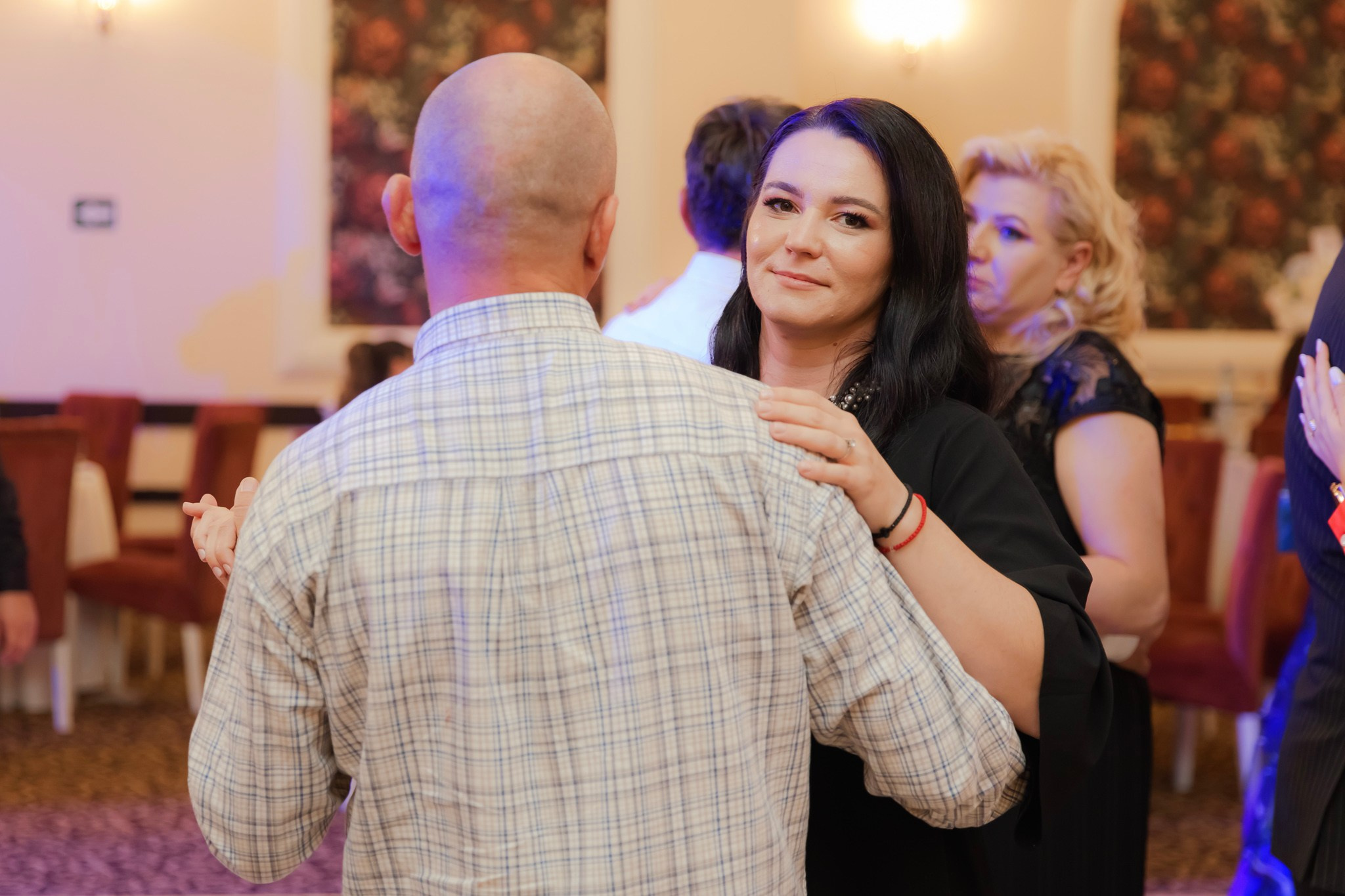 Mihai & Oana. Servicii foto-video profesionale, pentru momente de neuitat