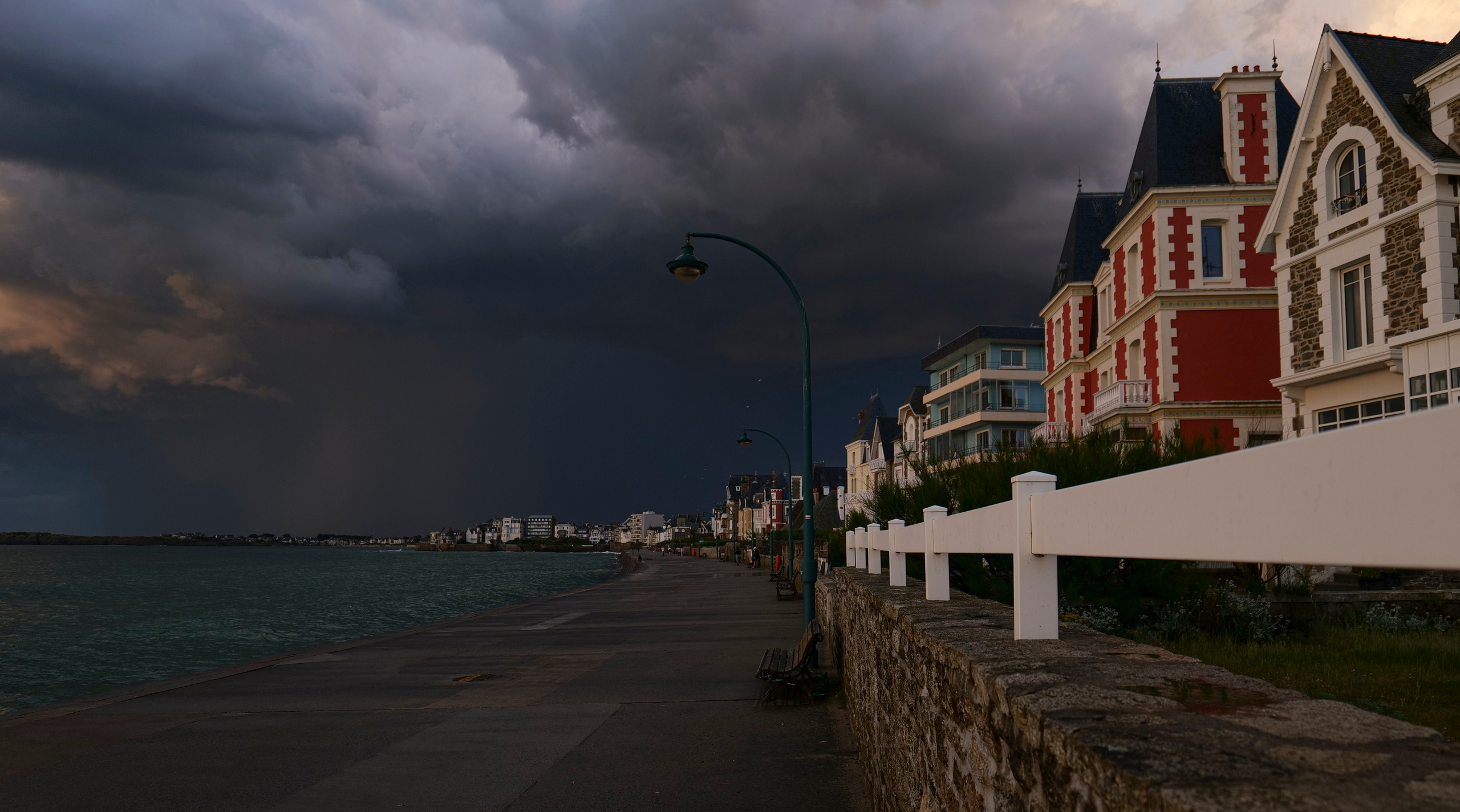 Mer. Portrais créatifs de familles et individuels, Ile et Vilaine, France