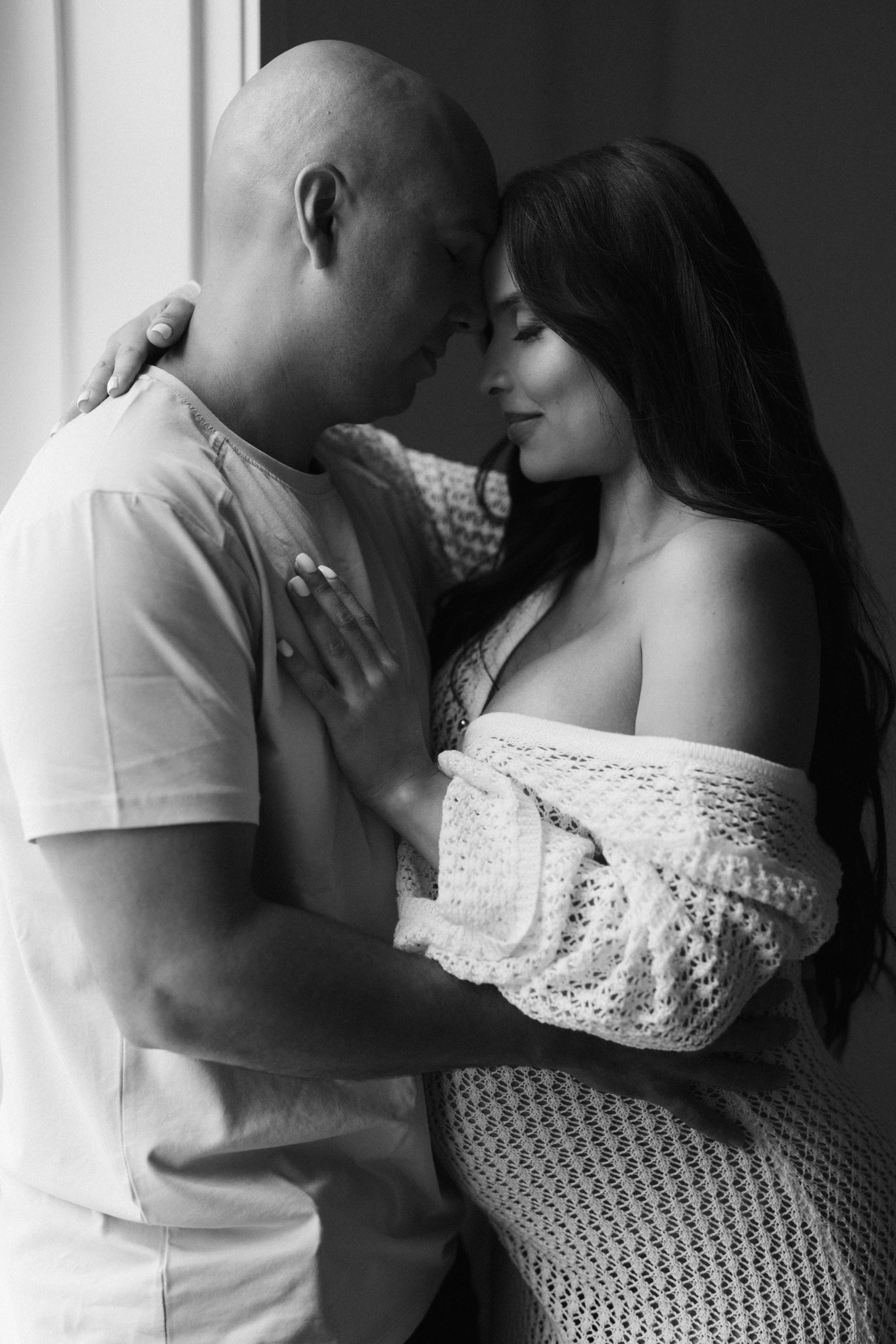 Gessyca. Modern maternity photographer in Long Island New York