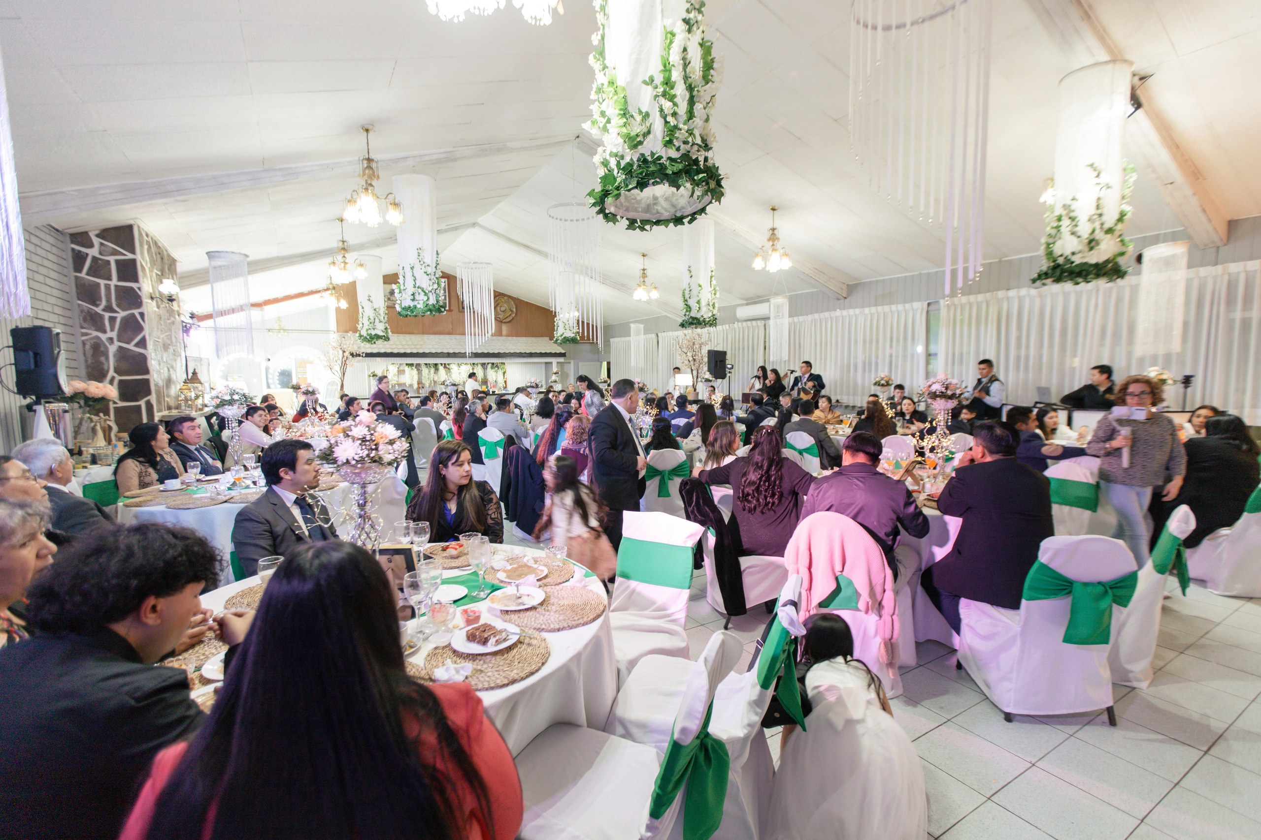 Johana y Edgar. Dinka & Emilio - El arte de preservar lo que no se repite