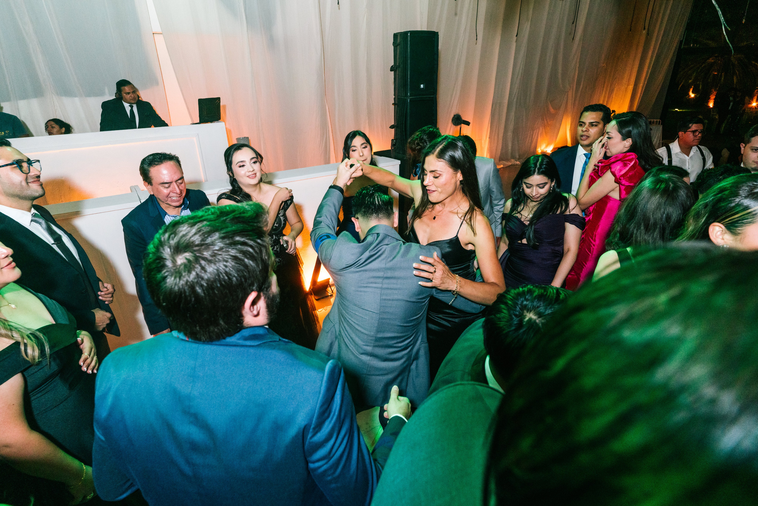 Evelin & Rodrigo. Elopement & Lifestyle Wedding Photographer