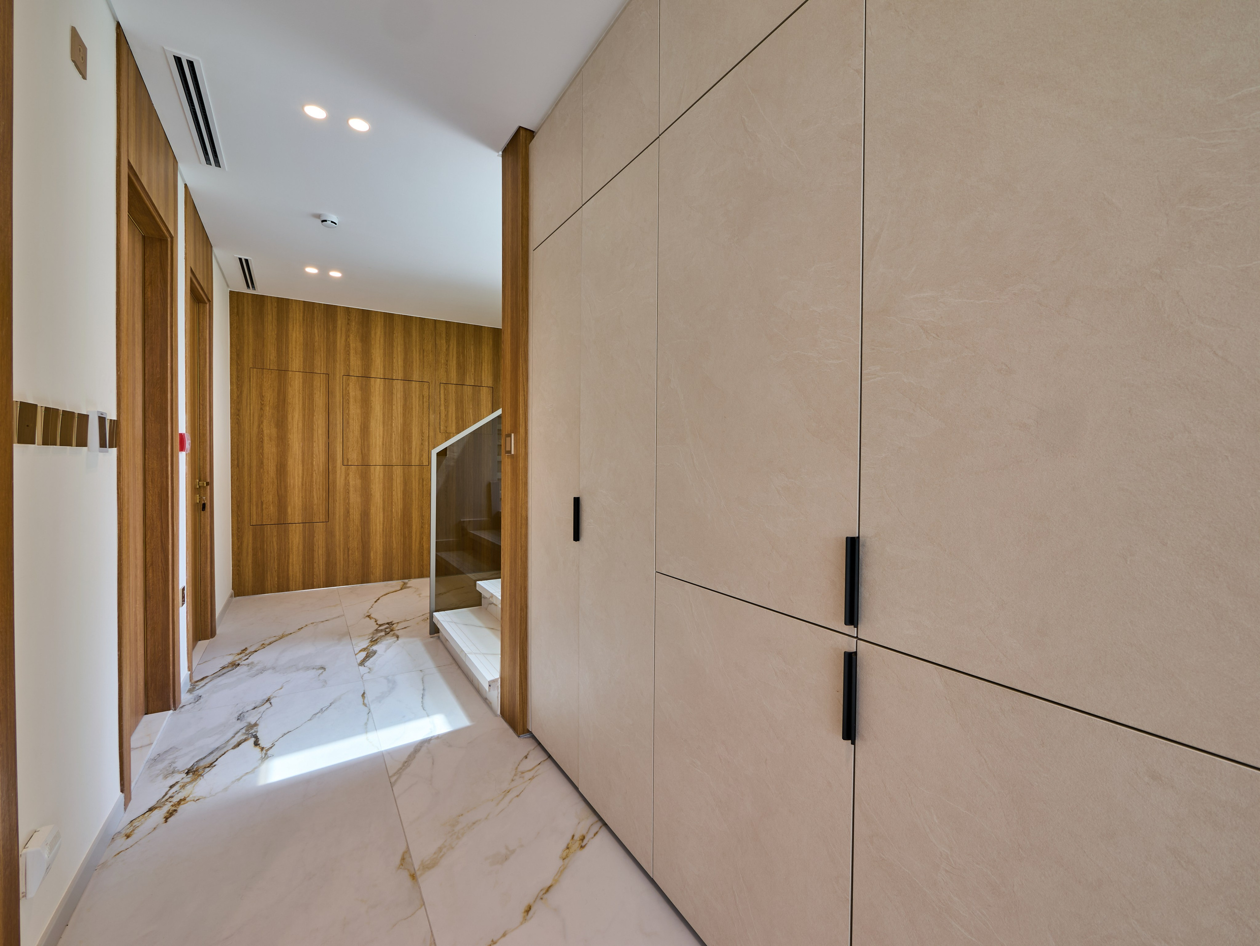 Jasmine Lane Townhouse Photography — Dubai Real Estate Listing. Hotel Photographer in Dubai — Interiors & Commercial by Oleg Novikov