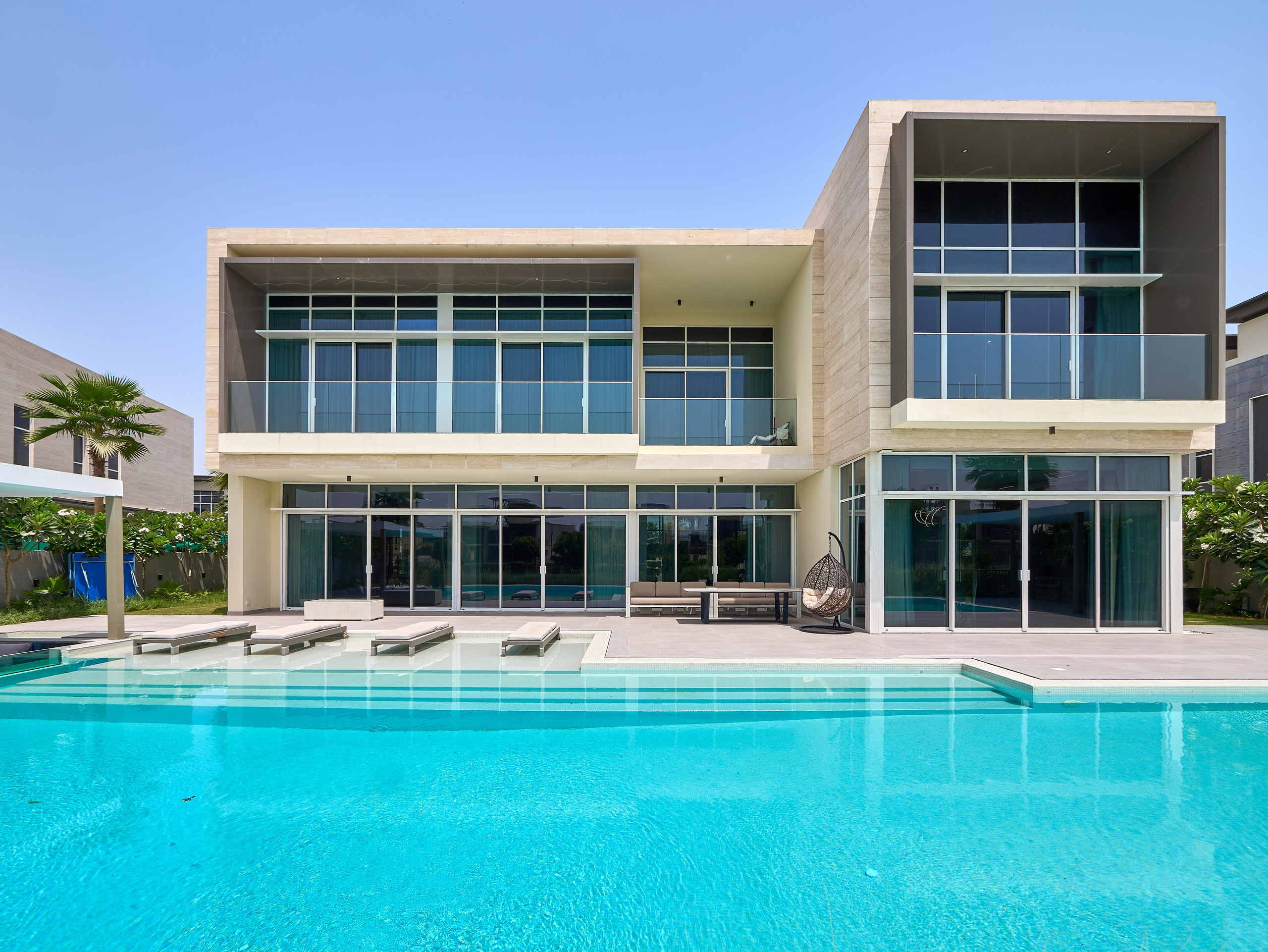 Real Estate Photography in Dubai — Interior & Villa Photos for Bayut, Airbnb, Property Finder. Hotel Photographer in Dubai — Interiors & Commercial by Oleg Novikov