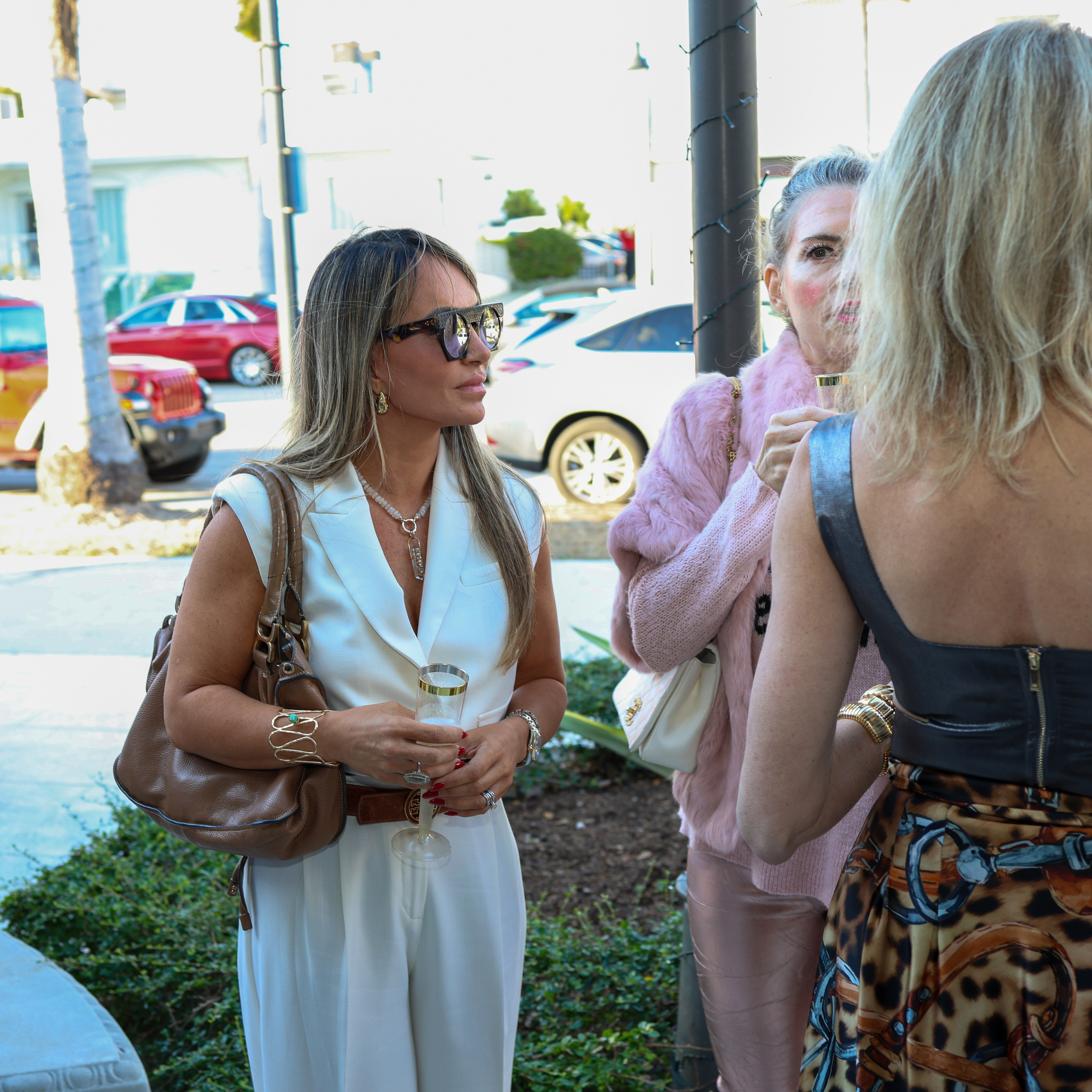 Paradise Coast Lifestyle Magazine. Out and About 239