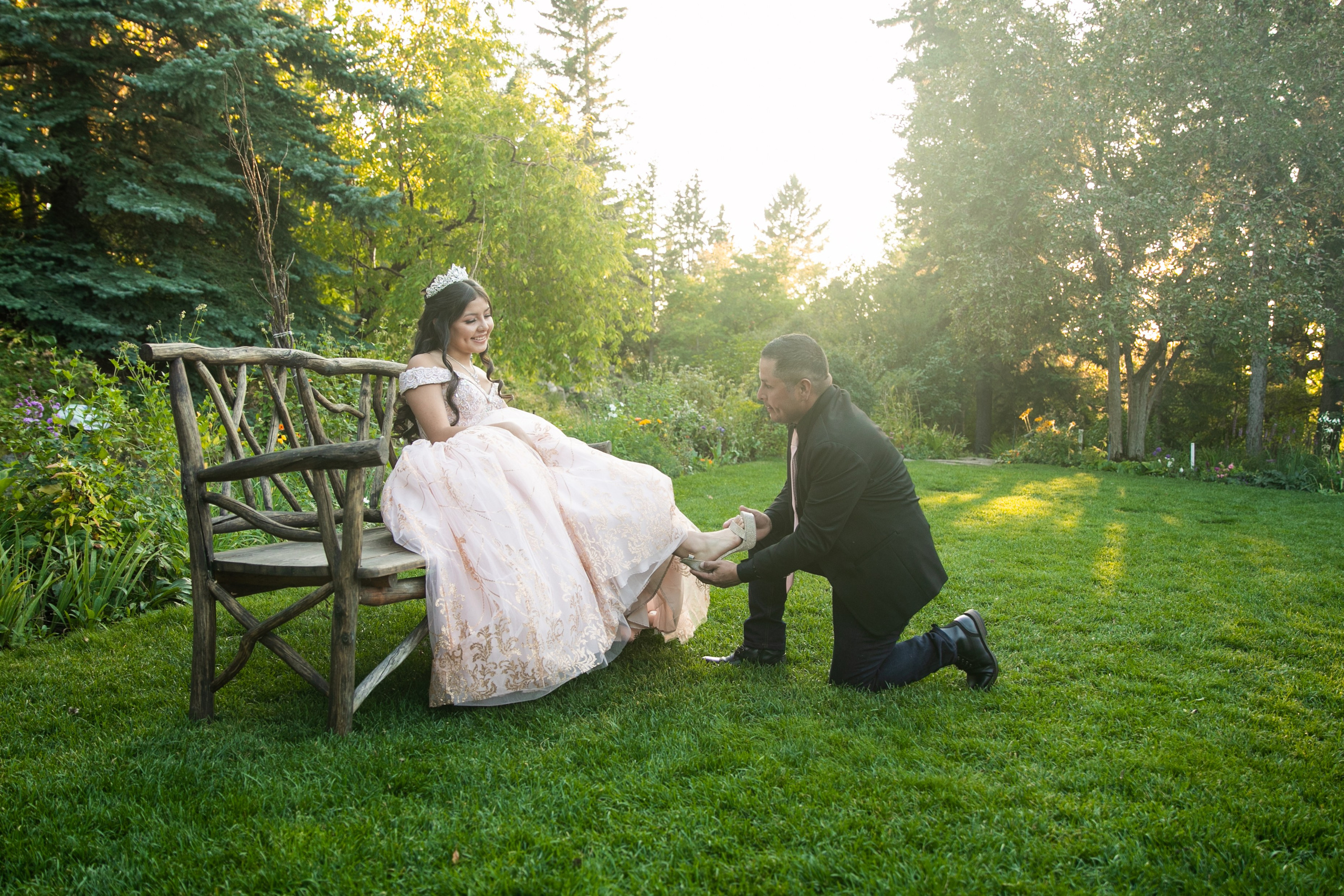 Juanita XV — Readers Rock. Fotografía accesible en Calgary