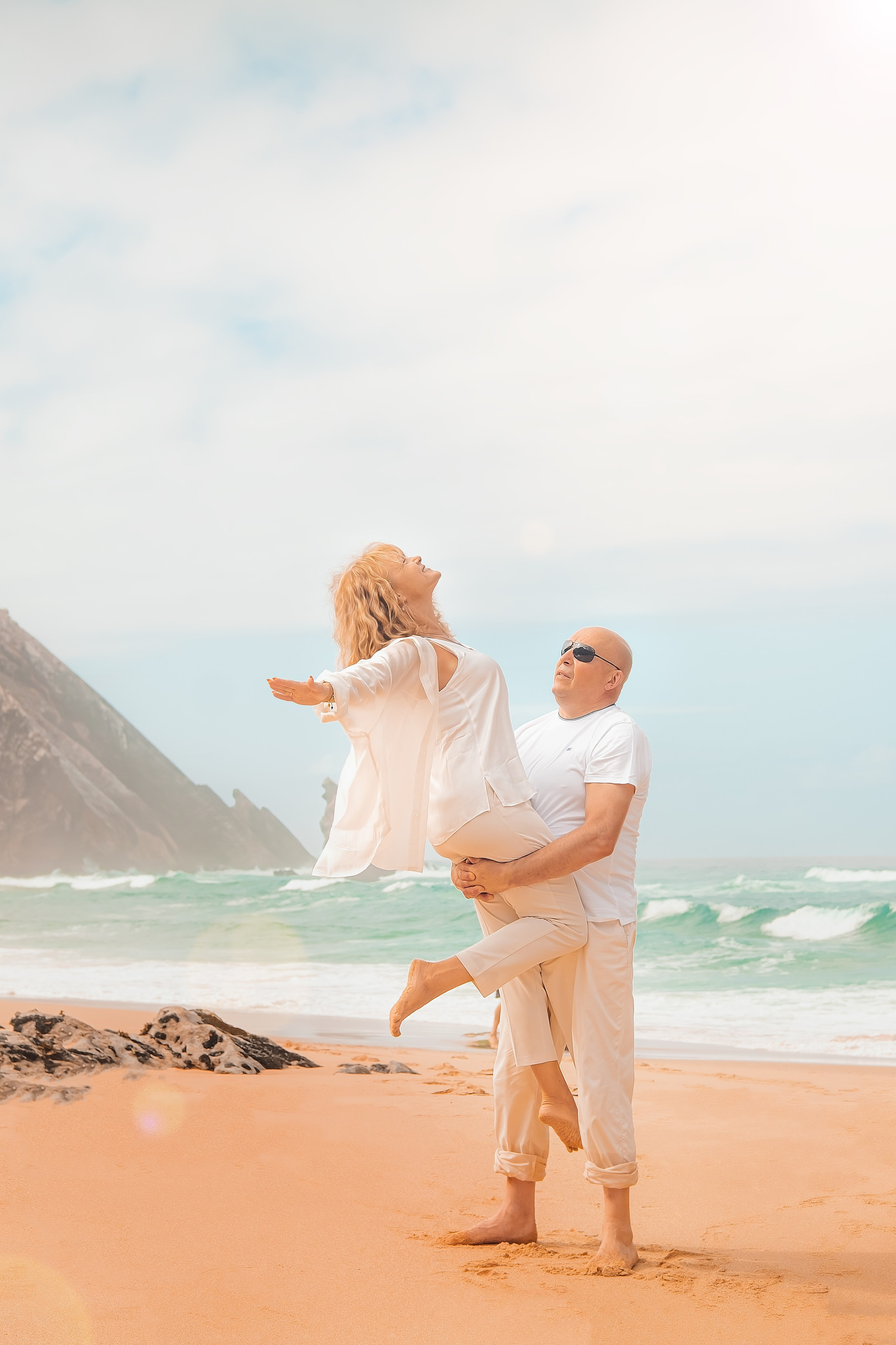 Love story  lisbon beach ocean. сімейна фотосесія лісабон океан пляж. Валерія Сичова. Сімейний та репортажний фотограф в Португаліі